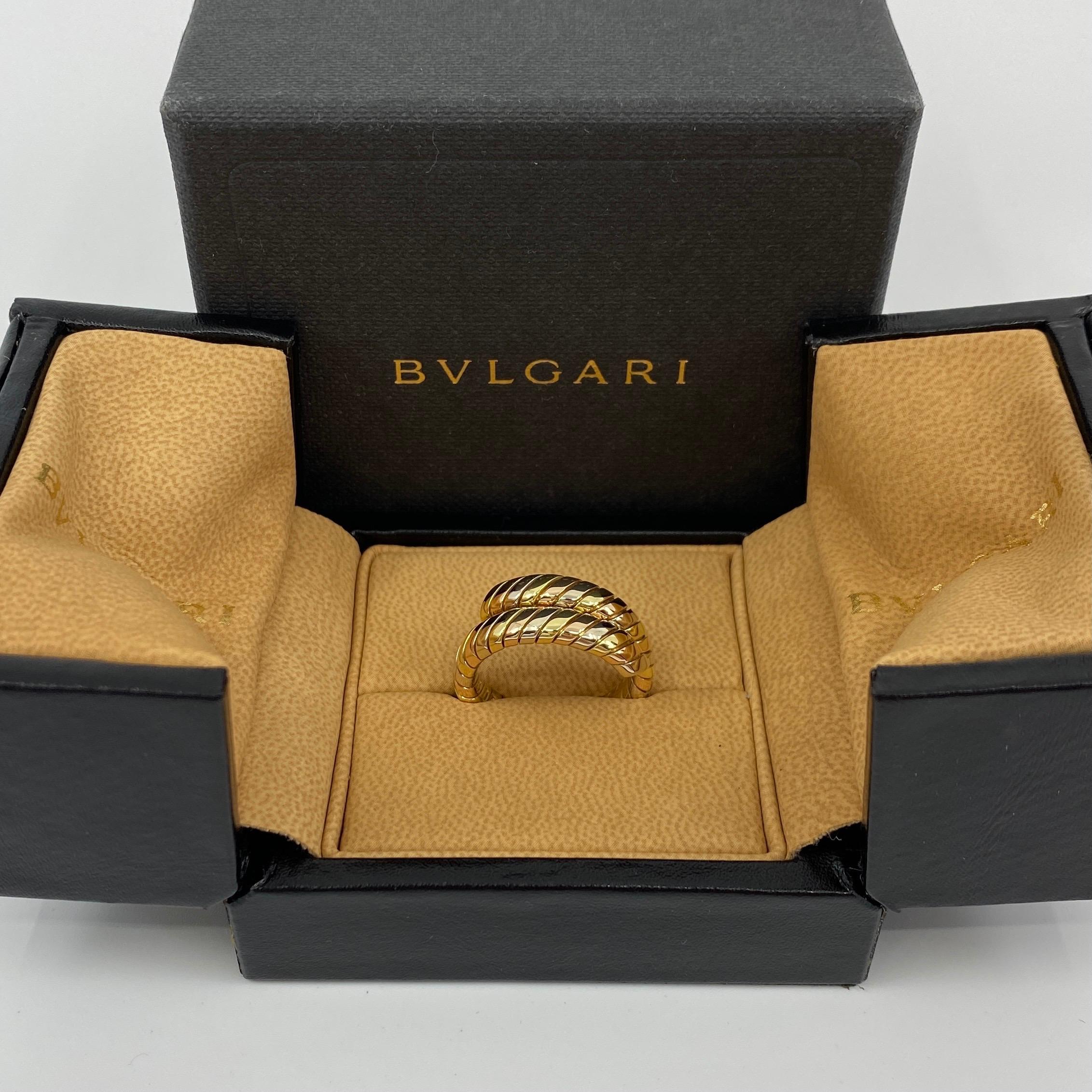 Vintage Bvlgari Tubogas 18 Karat Yellow, Rose, White Gold Tricolor Flexi Ring In Excellent Condition In Birmingham, GB