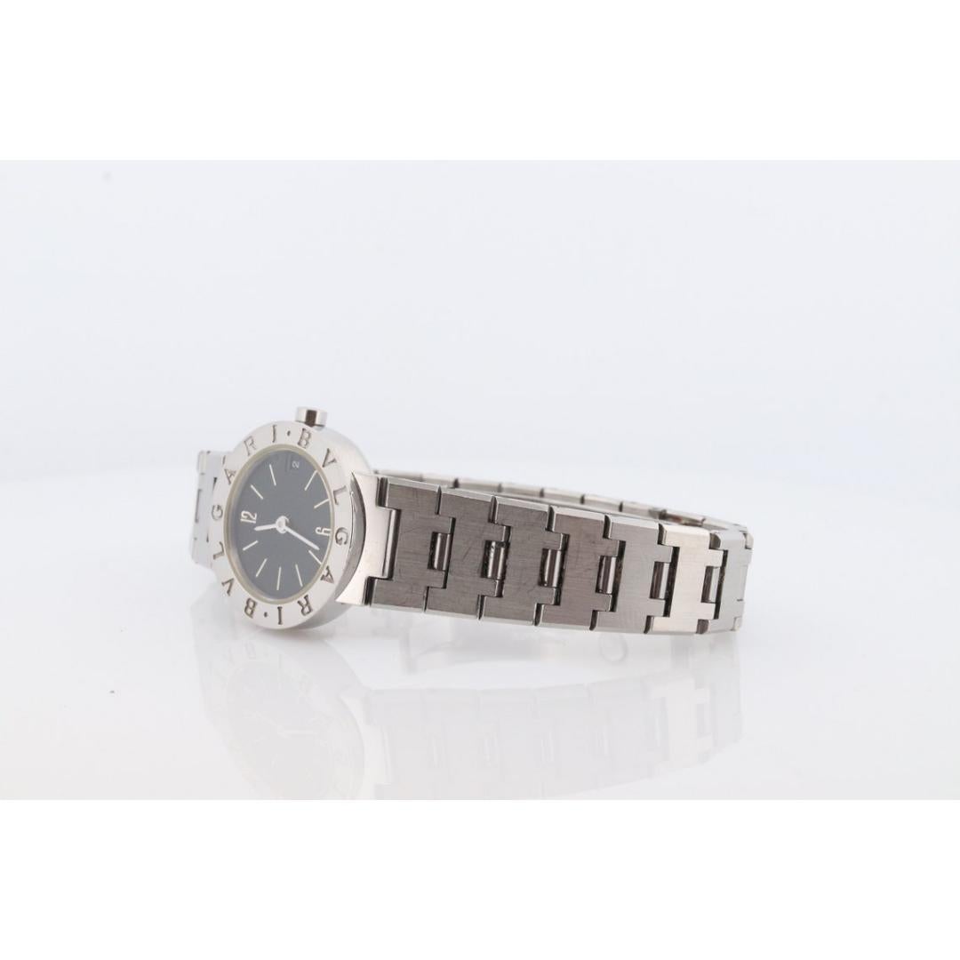 Vintage
Matériau du bracelet : Acier inoxydable
Matériaux : Acier inoxydable
Alimentation : batterie
Lecture : Analogique

Style : Minimaliste

Montre Bvlgari Bulgari pour dames en acier inoxydable.

Quartz avec date. Boîtier de 23 mm.

Réf. BB 23