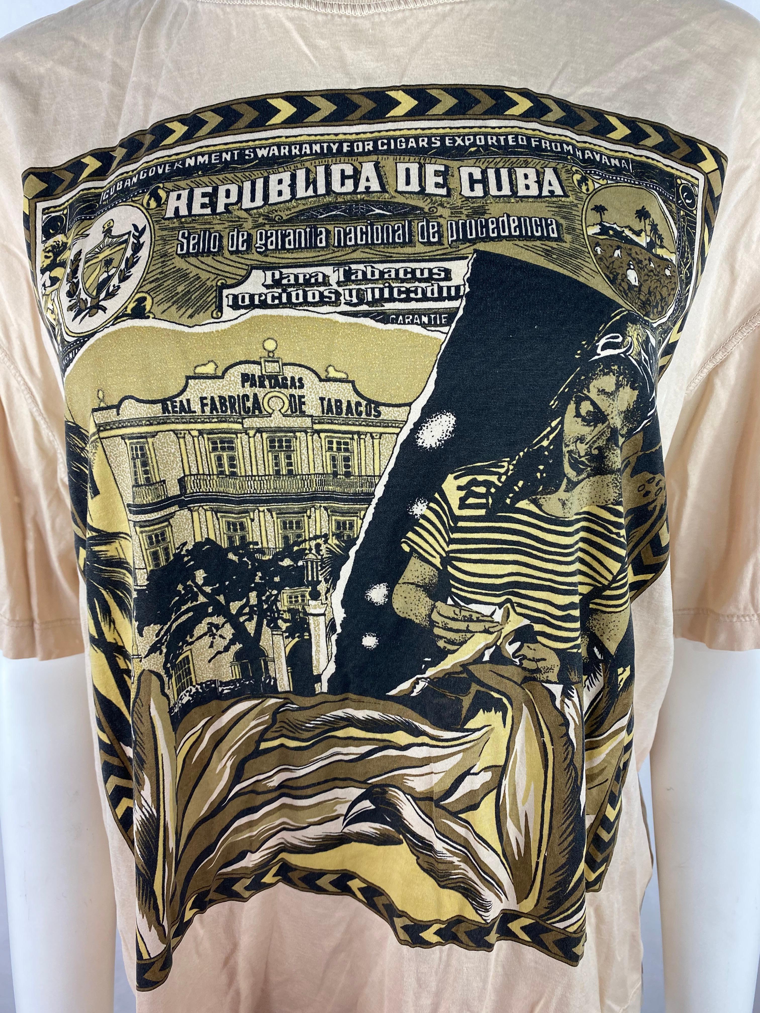 Product details:

The t-shirt features front Cuba gnathic detail and it is made out of cotton.