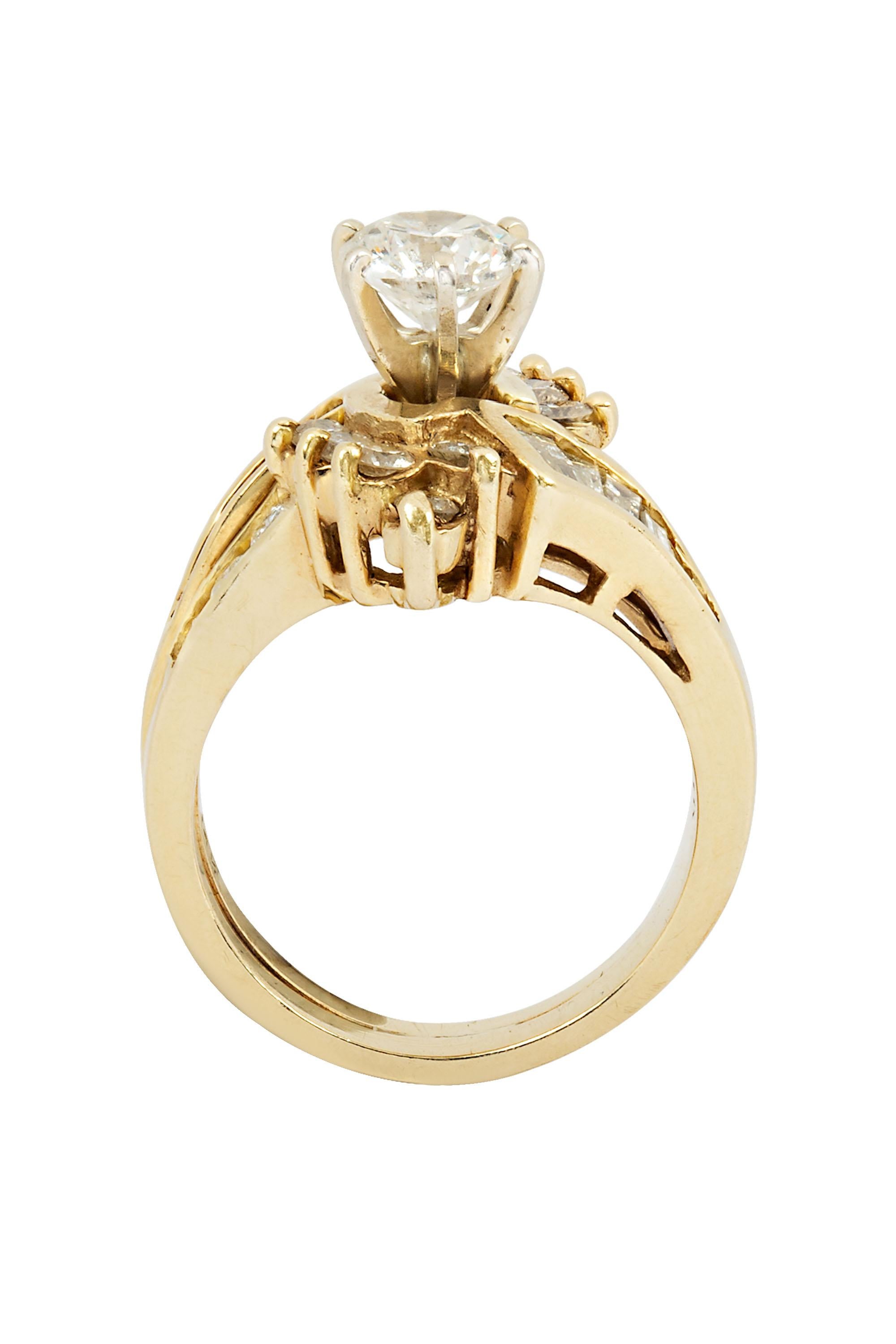 Vintage Bypass Cluster Diamant und 14 Karat Gelbgold Ring (Rundschliff)