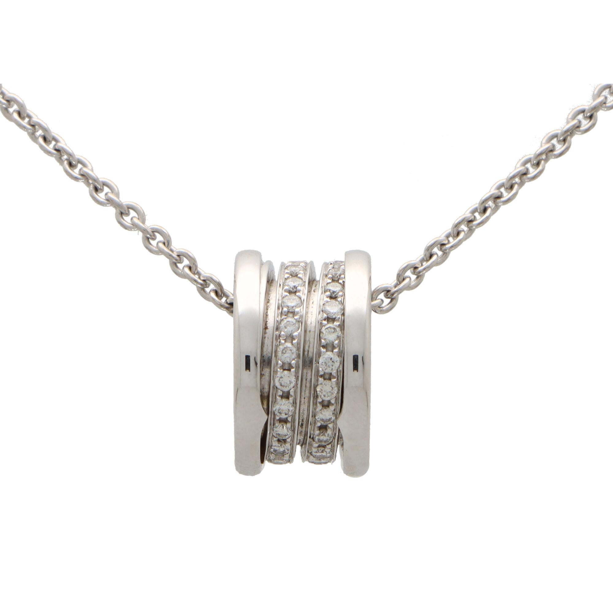 Taille ronde B.Zero1 Collier pendentif vintage en or blanc 18 carats serti de diamants en vente