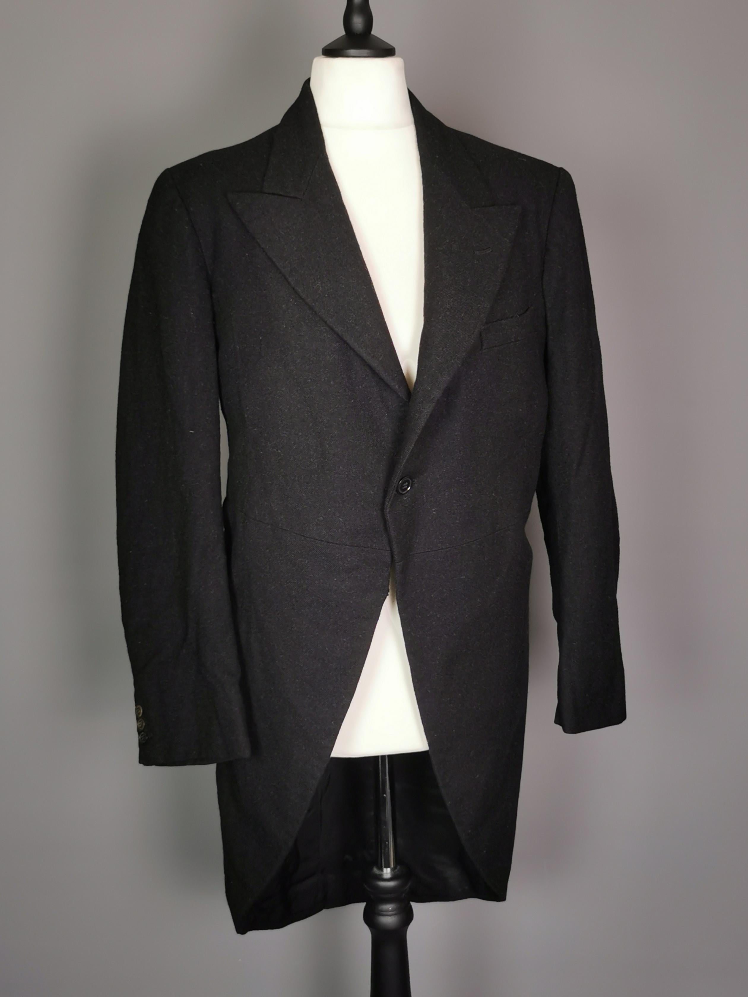 Vintage c1940s Mens Black wool tailcoat  2