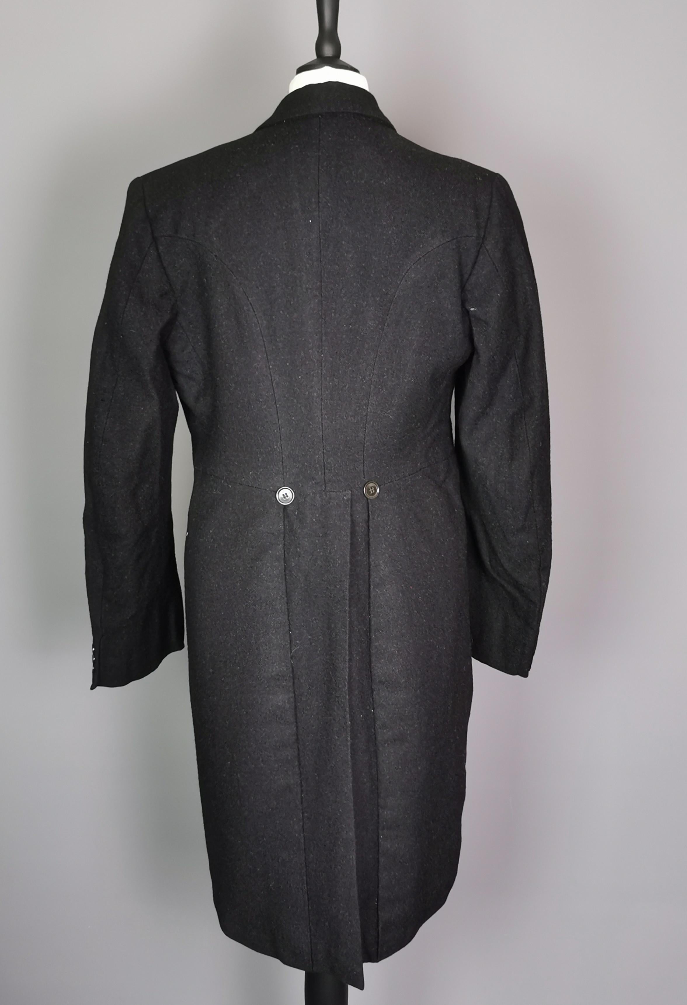 Vintage c1940s Mens Black wool tailcoat  5