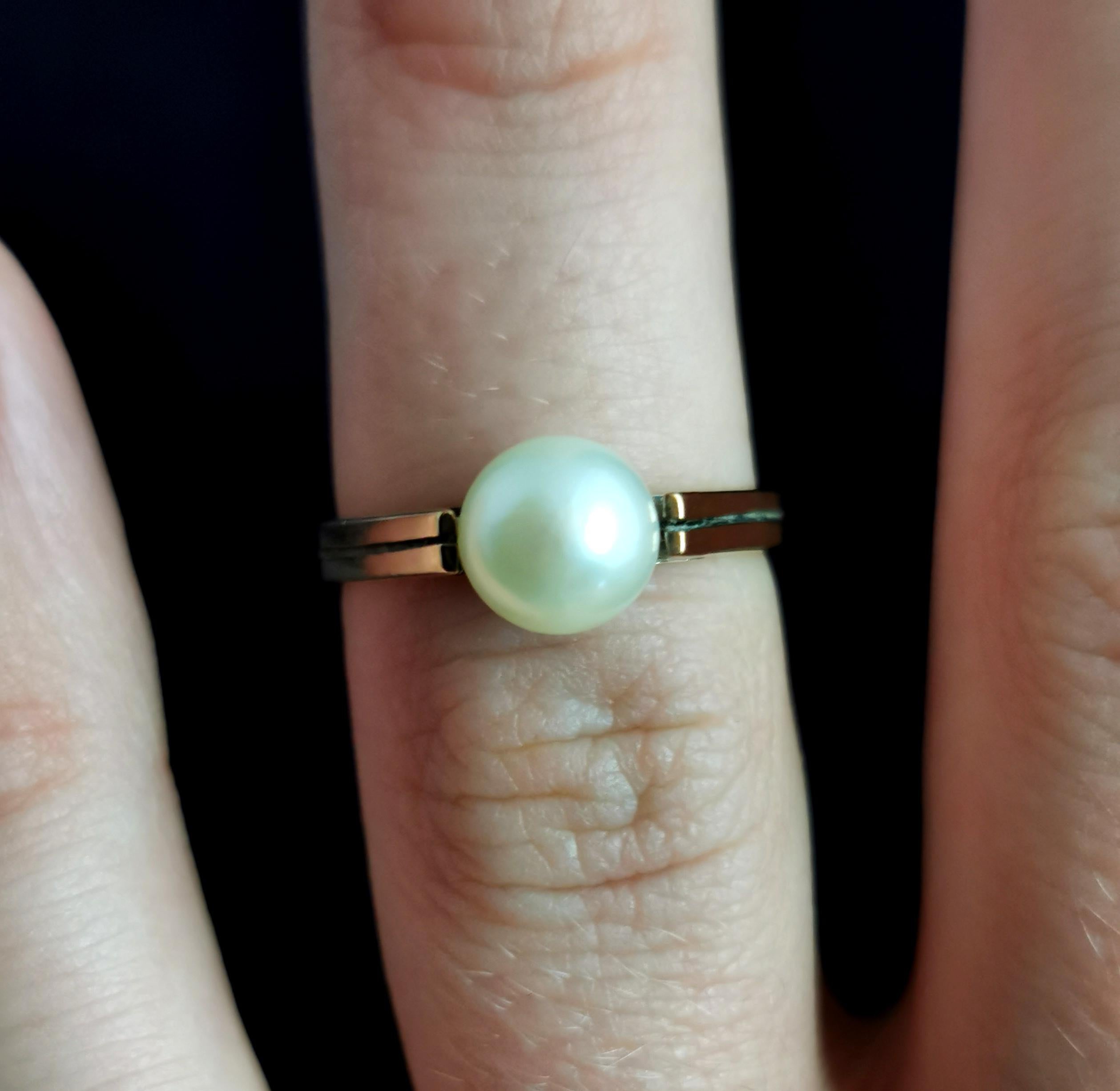 Vintage c1940s Pearl Solitaire Ring, 9 Karat Yellow Gold 2