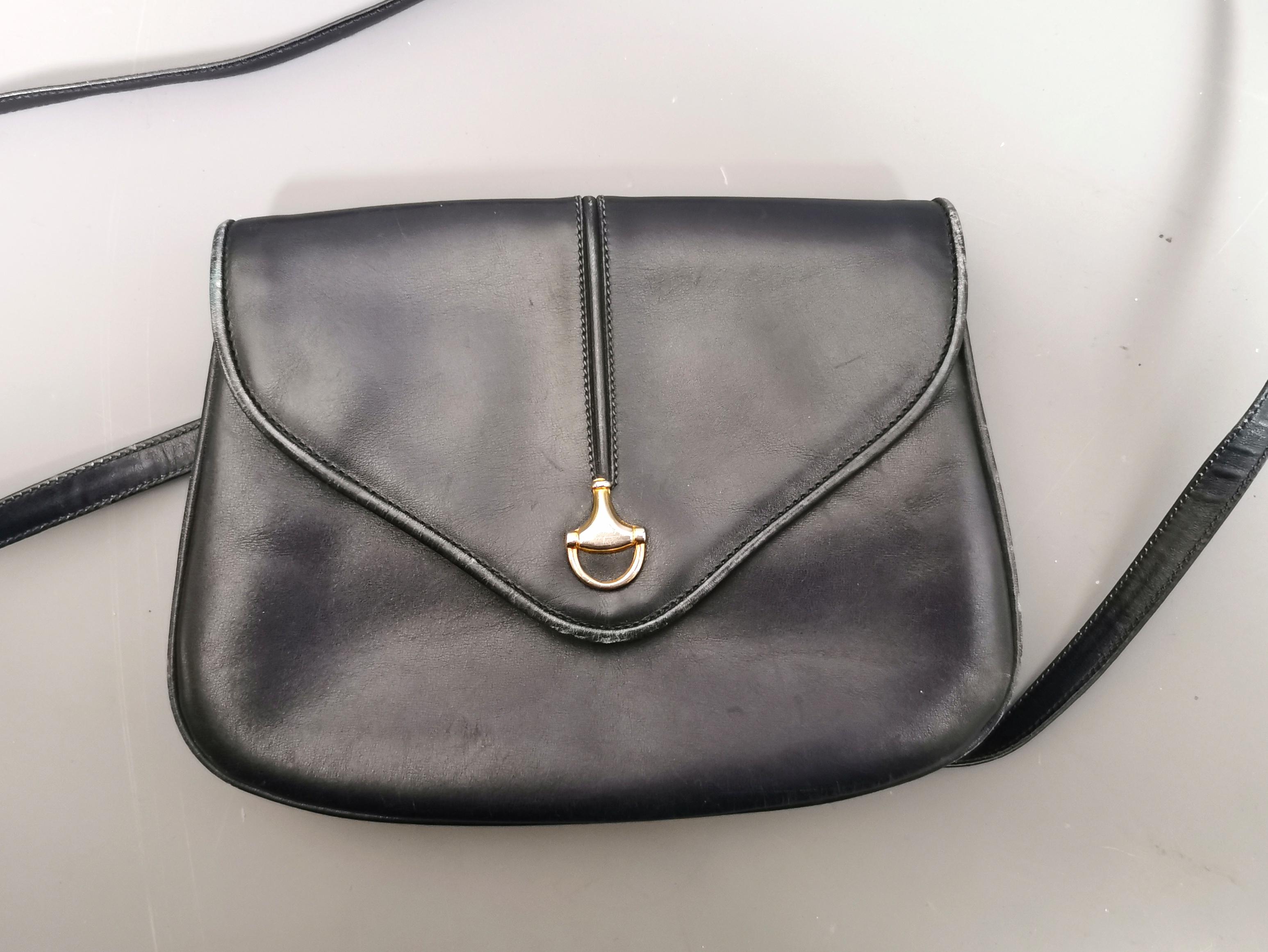 Vintage c1960s Gucci navy leather handbag, Shoulder bag  For Sale 10