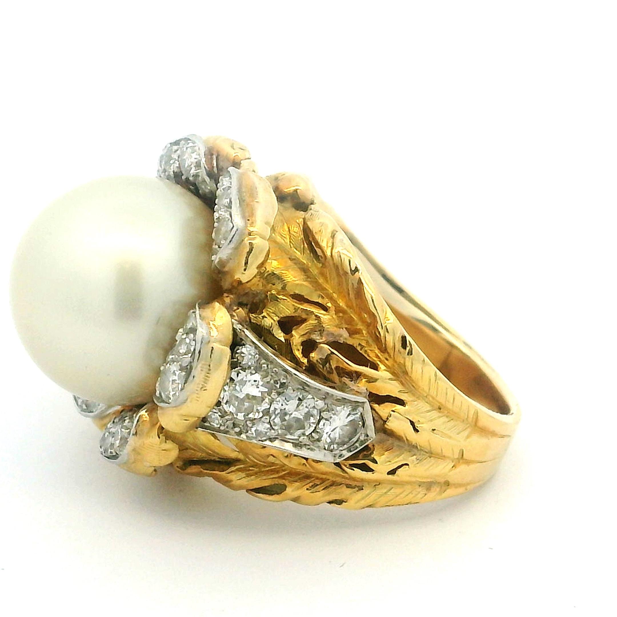 Vintage c.1970 Anello da cocktail con perle dei mari del sud e diamanti in oro 18 carati, 2,20 carati in vendita 4