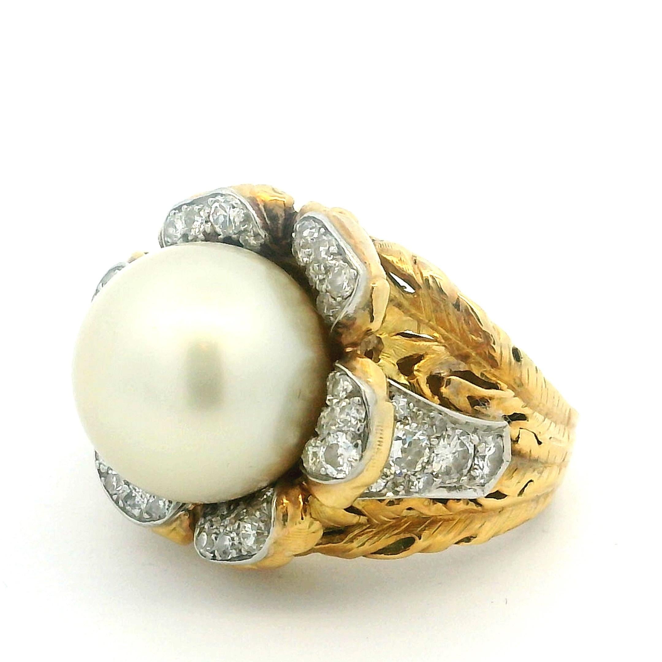 Vintage c.1970 Anello da cocktail con perle dei mari del sud e diamanti in oro 18 carati, 2,20 carati in vendita 5