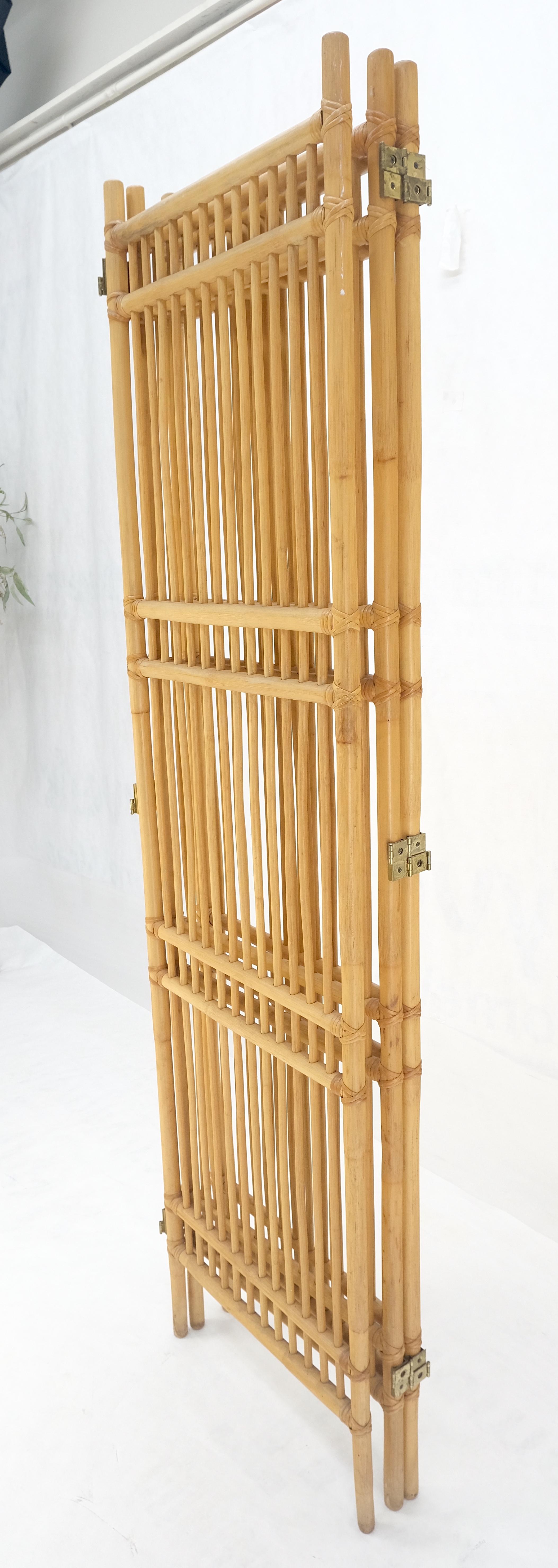 Vintage c1970s Blond Bamboo Rattan tri Fold Screen Room Divider MINT! For Sale 5