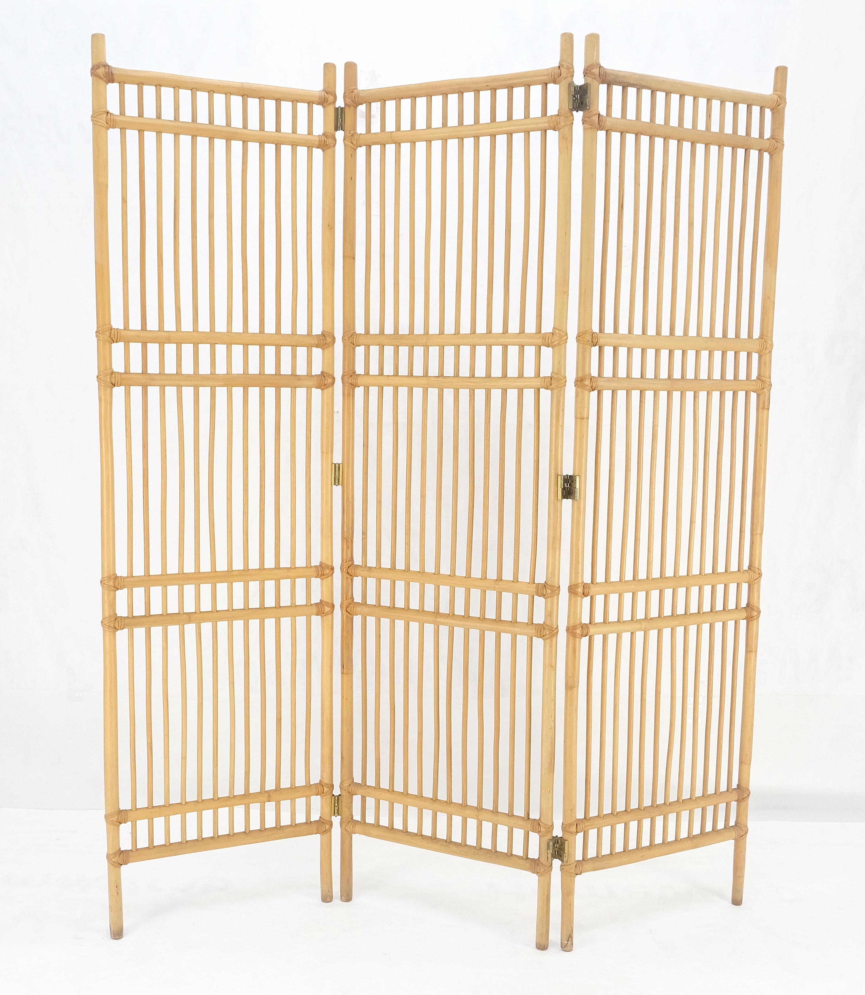 Mid-Century Modern Vintage c1970s Blond Bamboo Rattan tri Fold Screen Room Divider MINT! For Sale