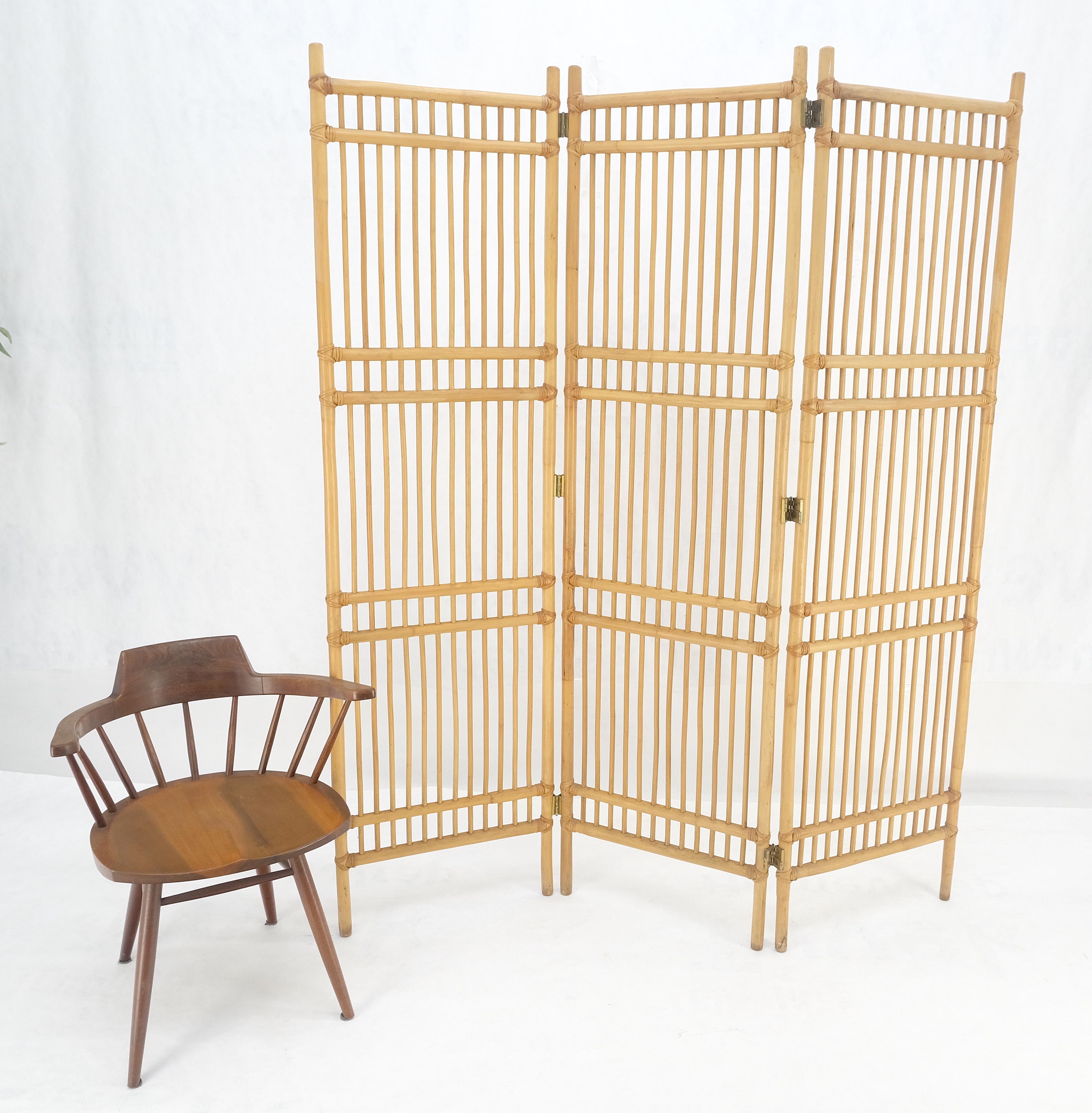 Unknown Vintage c1970s Blond Bamboo Rattan tri Fold Screen Room Divider MINT! For Sale