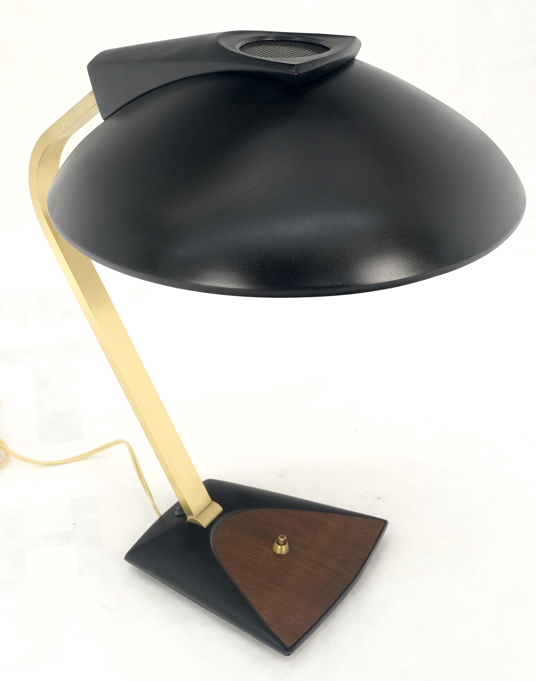 Vintage c1970s Italian Mid Century Modern Adjustable Brass Desk Lamp MINT ! en vente 3