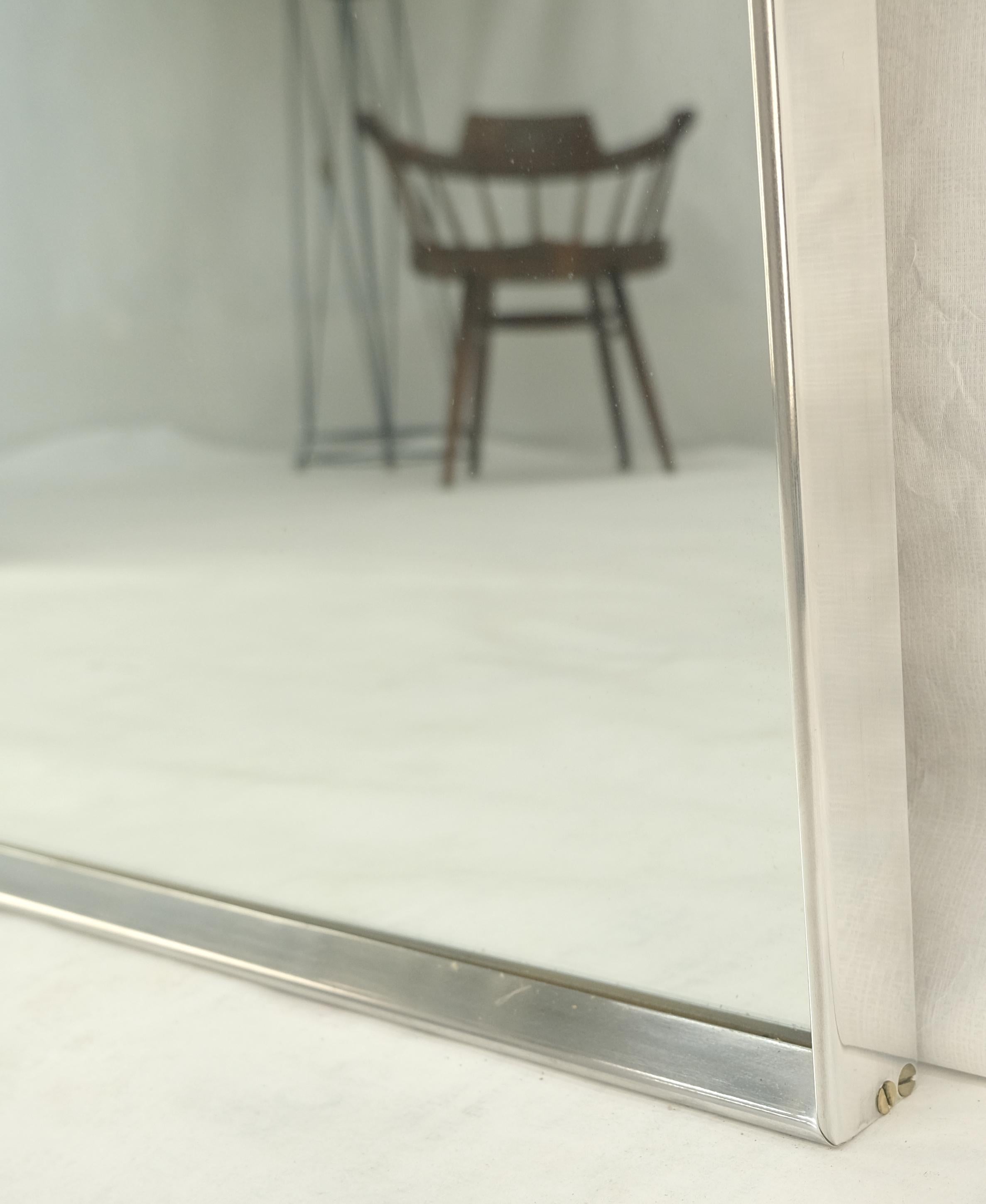 Alluminio Vintage c1970s Grande specchio da parete in alluminio Machin 33x55