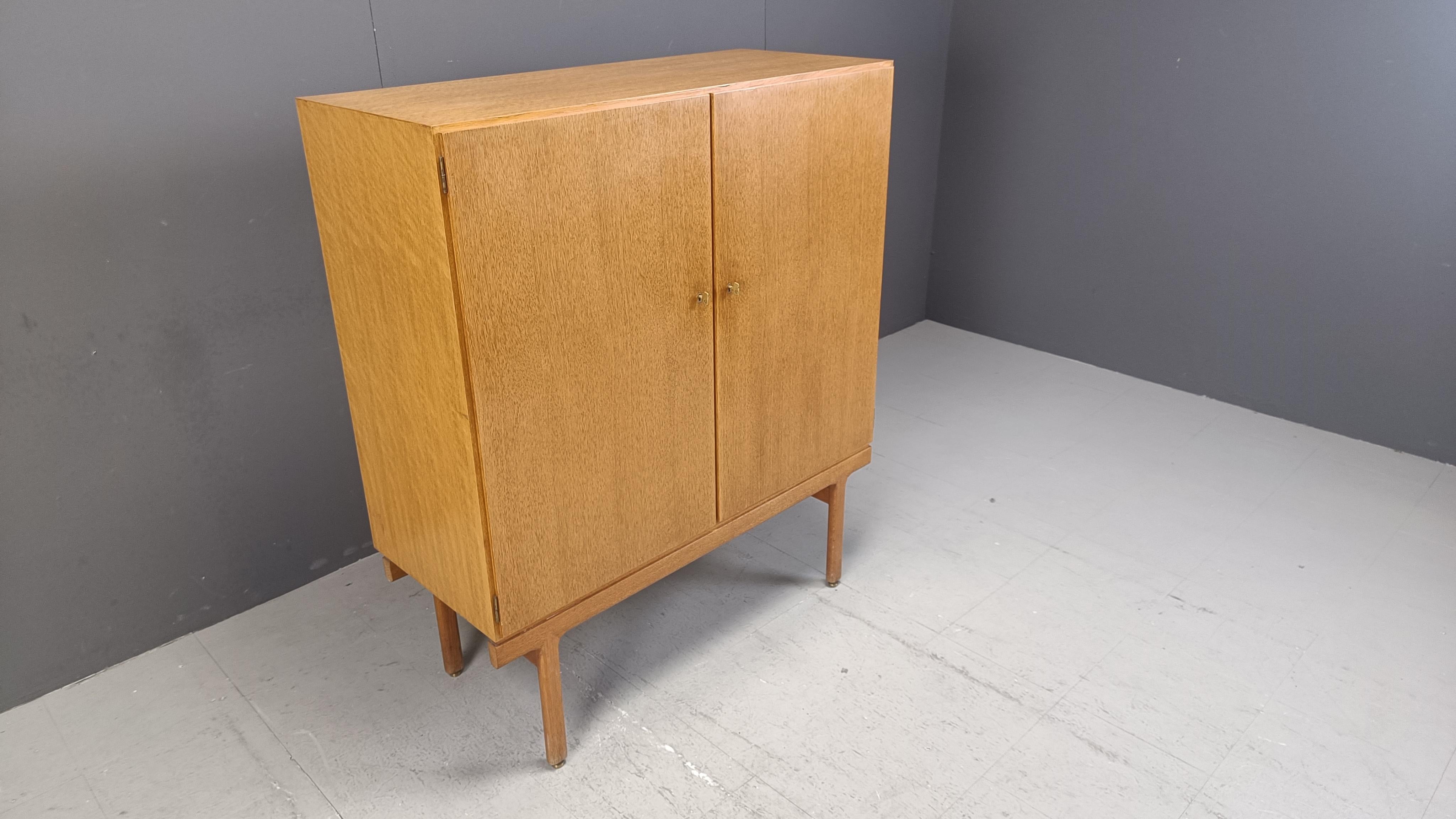 Milieu du XXe siècle Armoire vintage Jos De Mey pour Vandenberghe Pauvers, années 1960 en vente