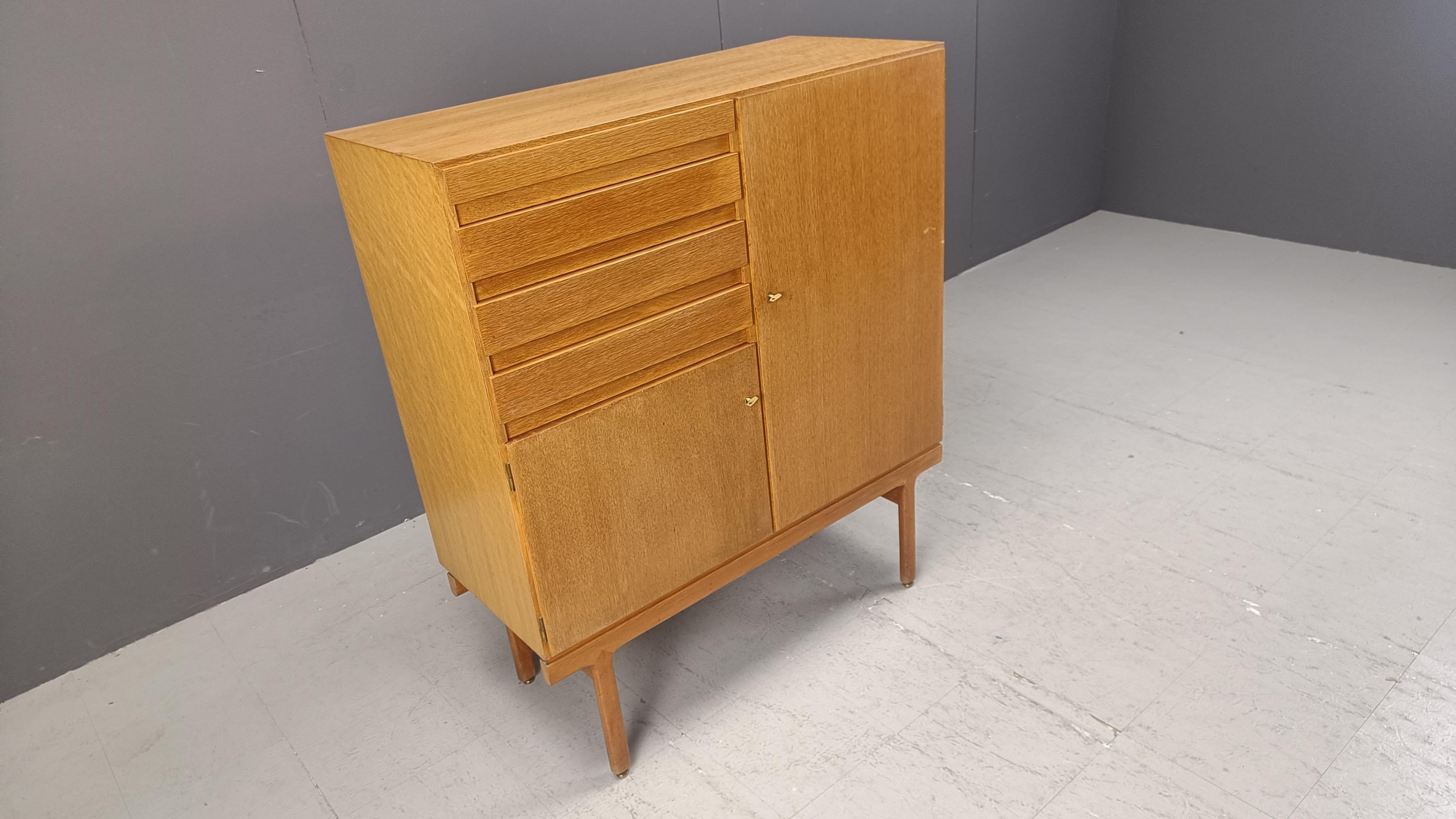 Chêne Armoire vintage Jos De Mey pour Vandenberghe Pauvers, années 1960 en vente
