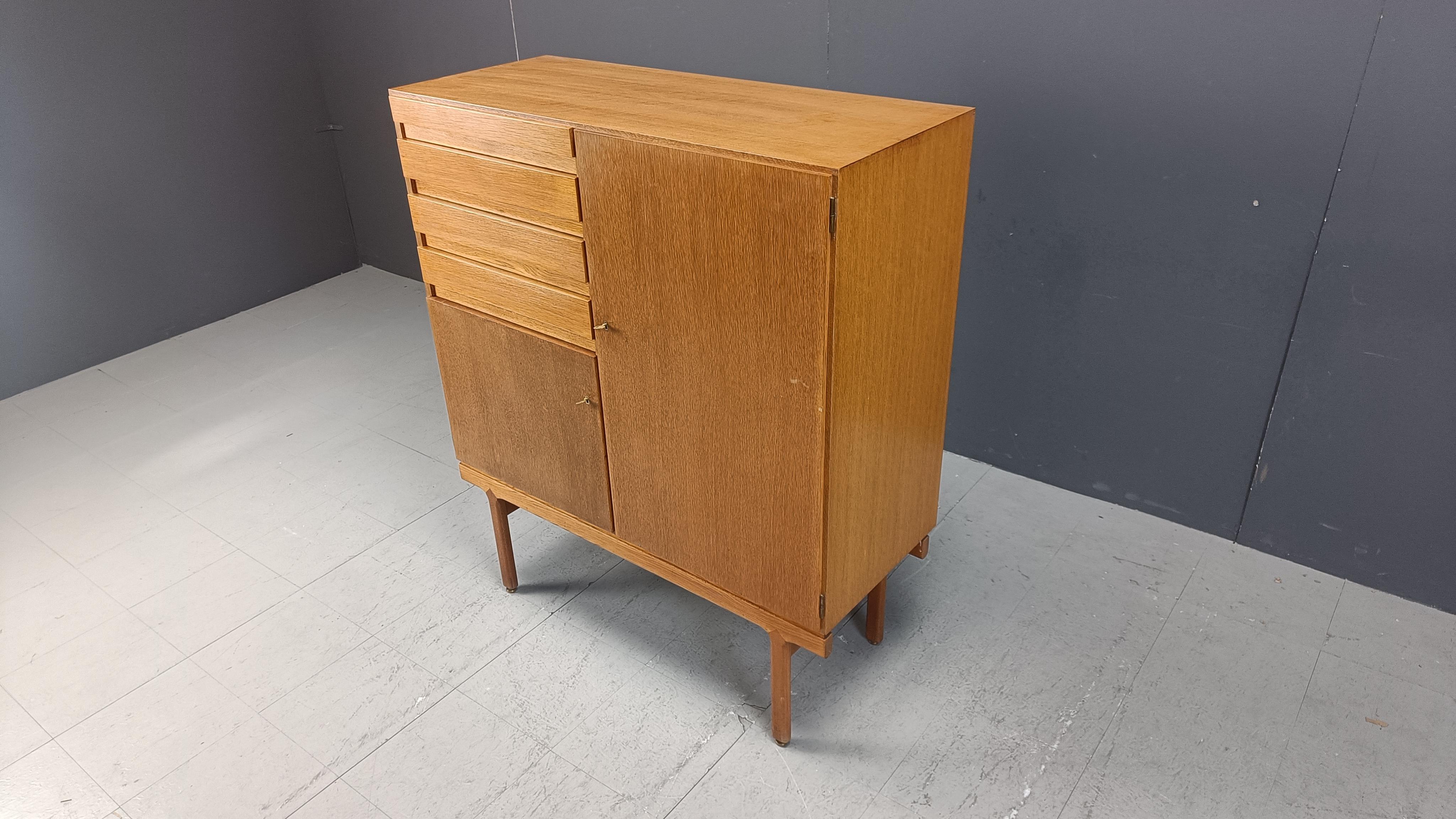 Armoire vintage Jos De Mey pour Vandenberghe Pauvers, années 1960 en vente 1