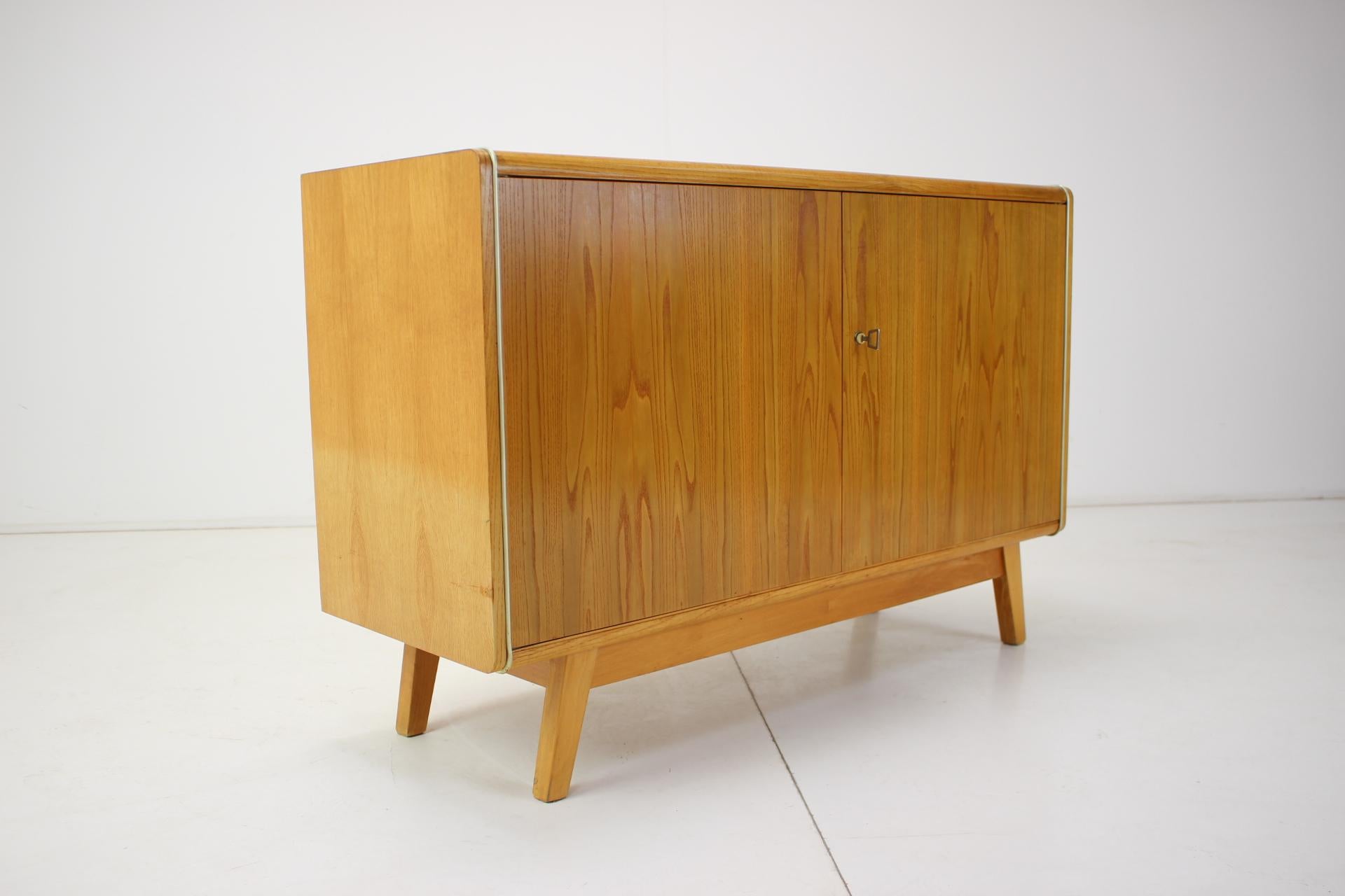 Vintage Cabinet Combination of Veneer and Glass by Jitona, 1960s In Good Condition For Sale In Praha, CZ