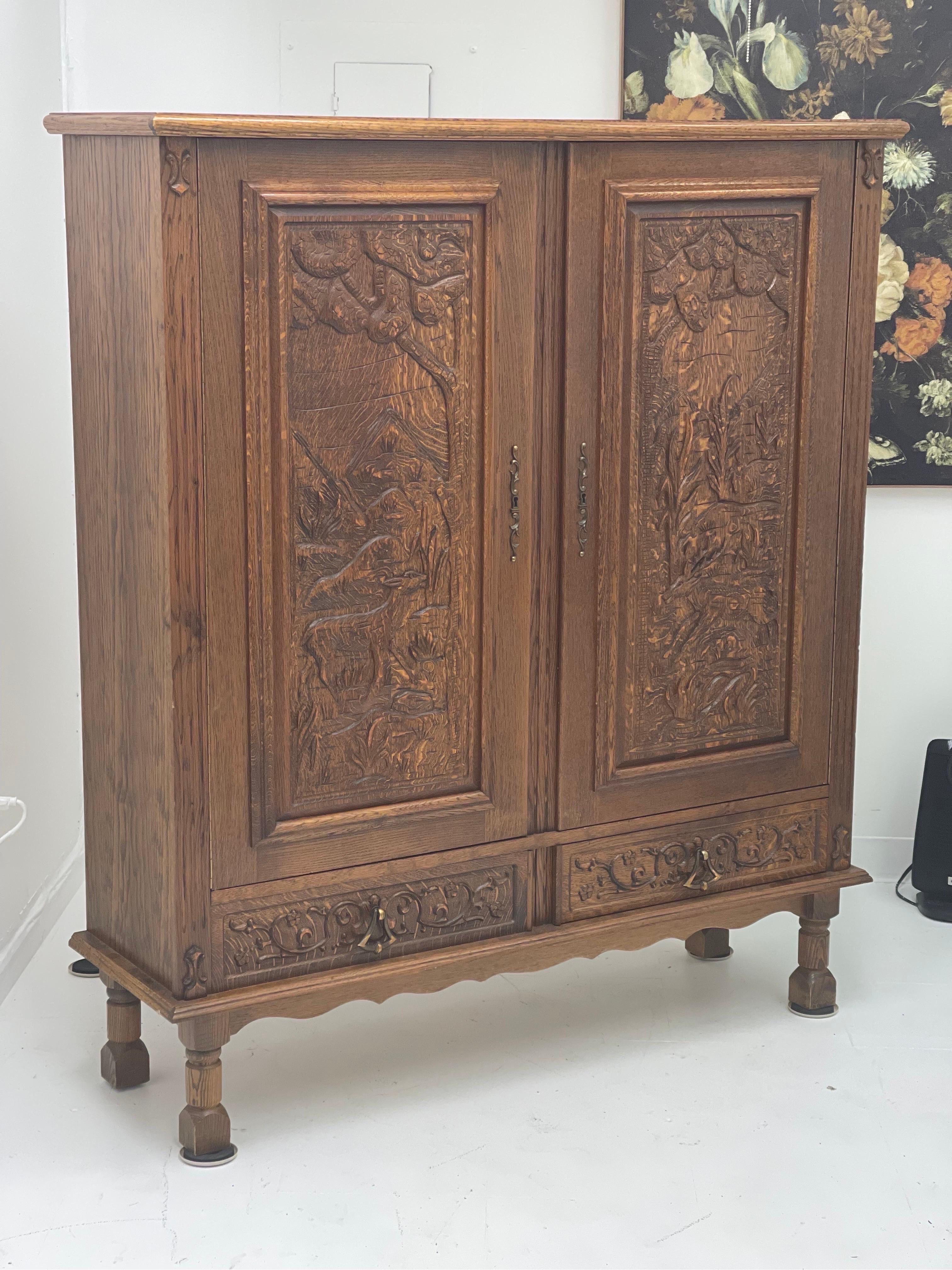 Vintage Cabinet from Germany with Hand Carved Motifs, circa 1930s For Sale 1