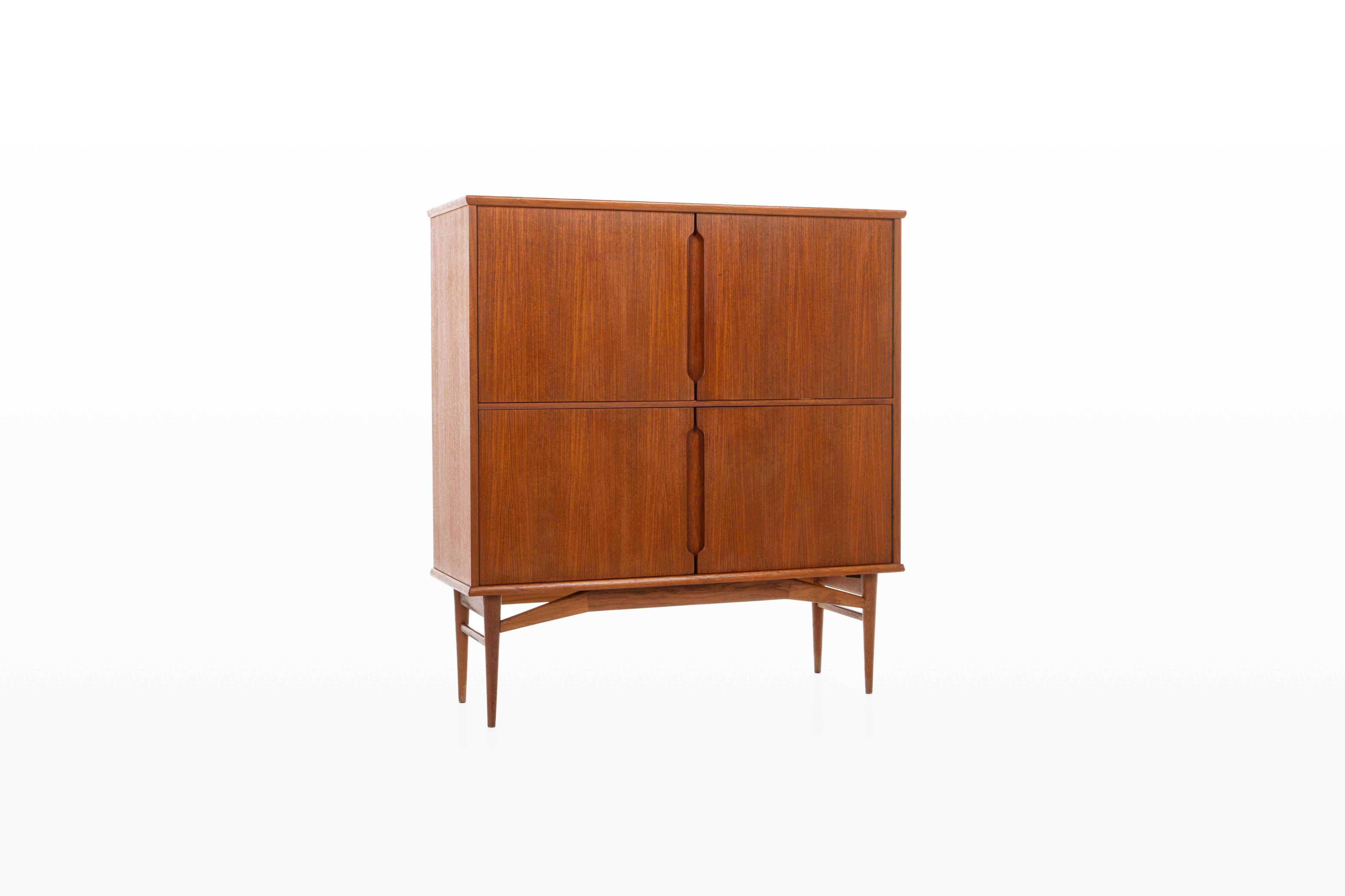 Scandinave moderne Armoire vintage en teck