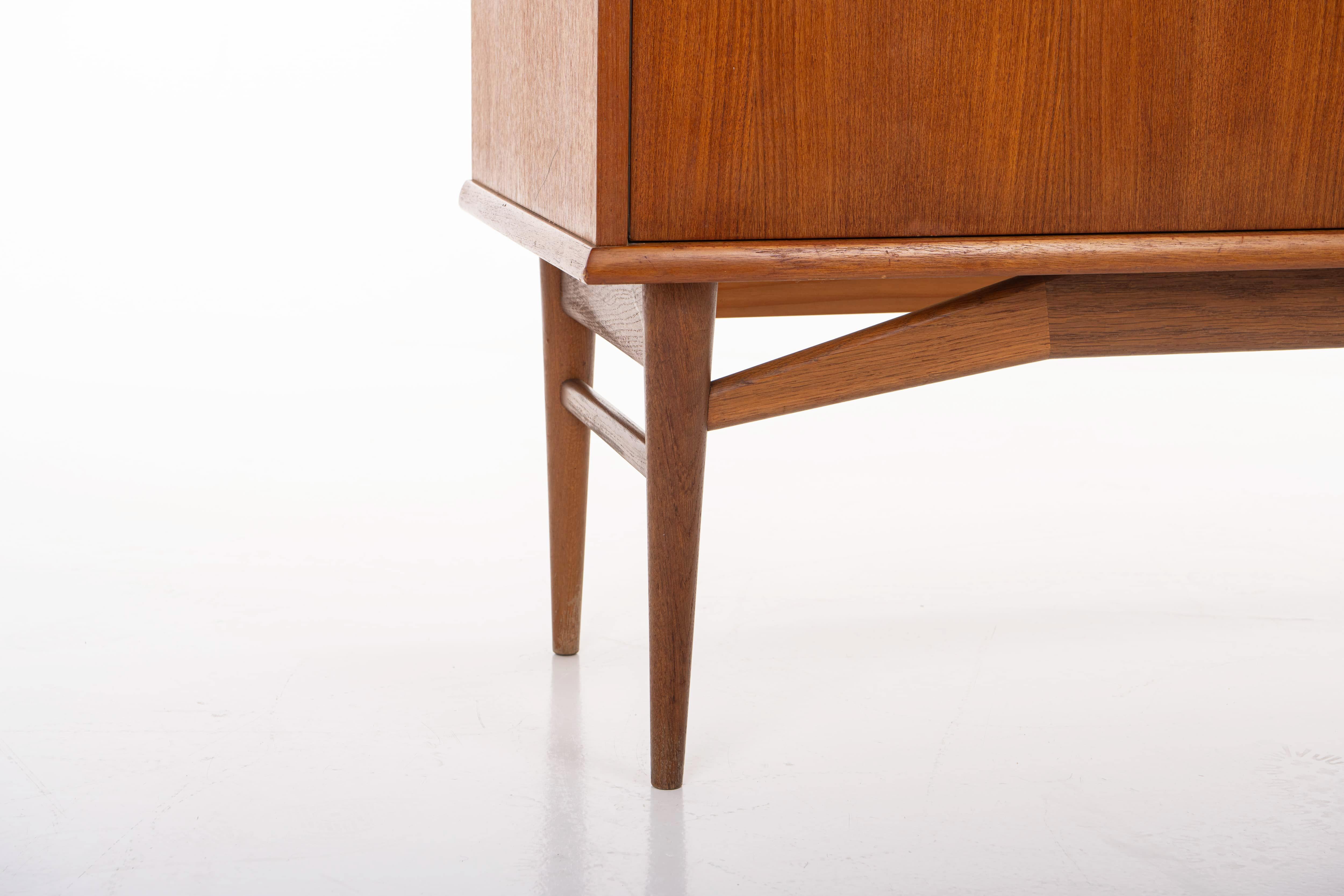 20ième siècle Armoire vintage en teck