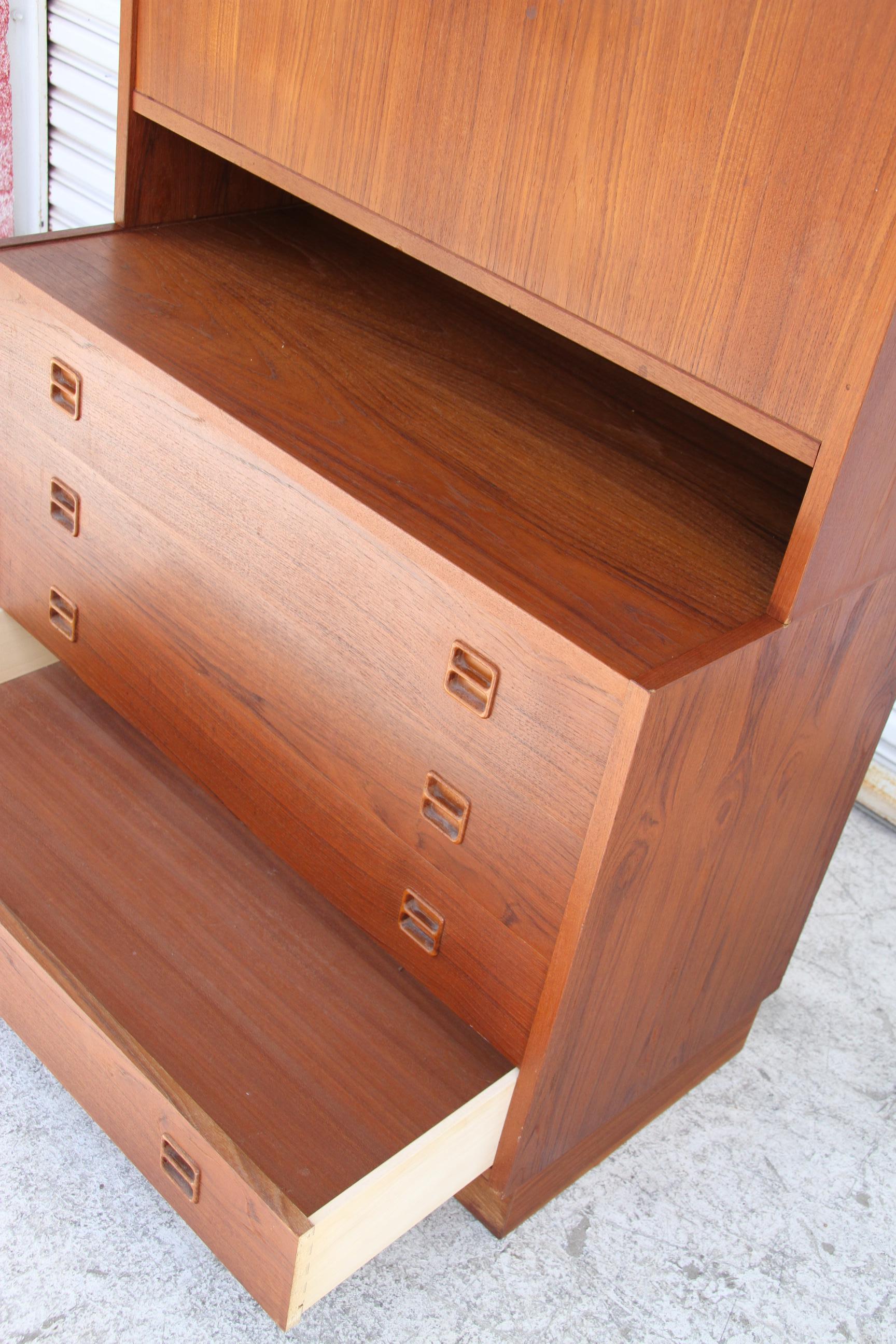 Poul Hundevard Danish Modern Teak 4 Drawer Drop Front Secretary w/ Bookshelf For Sale 1
