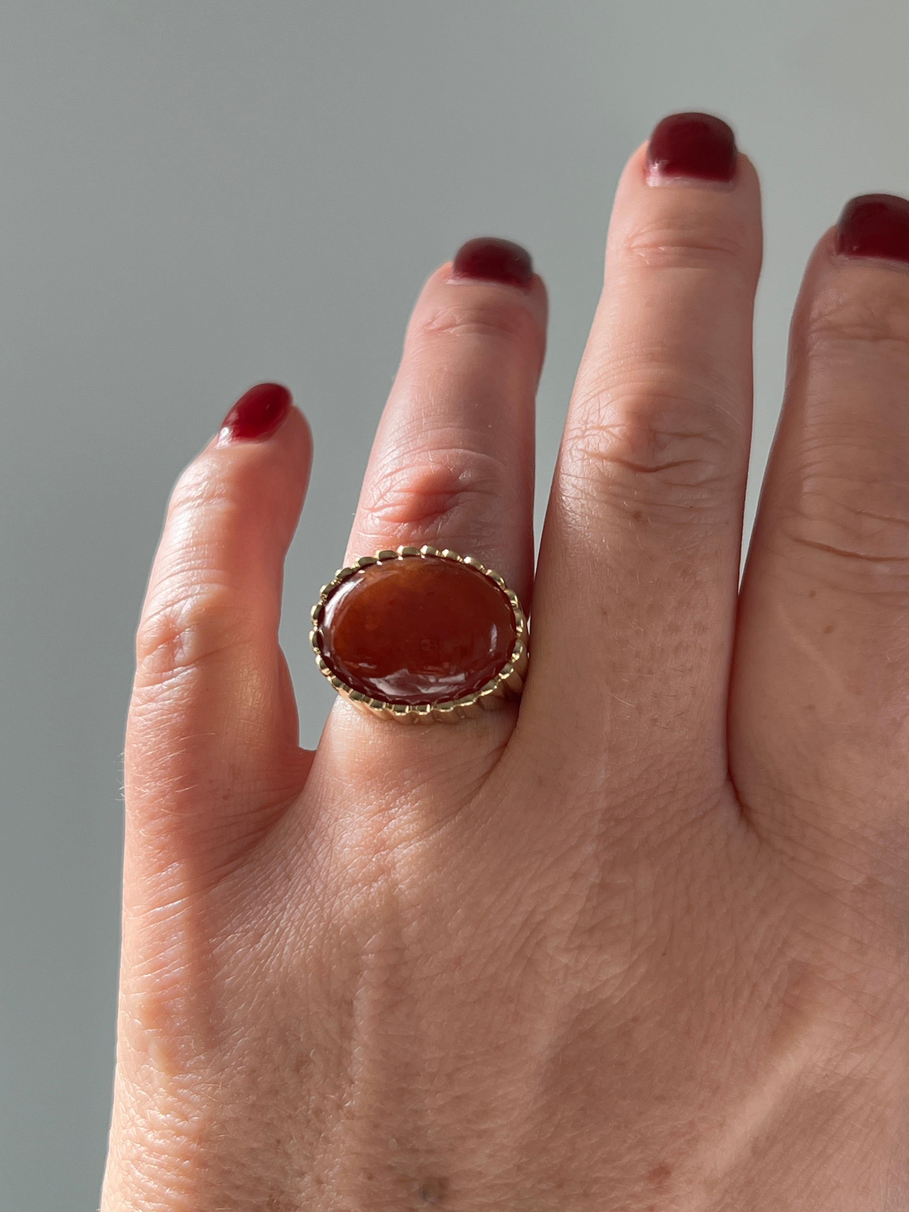 Vintage Cabochon Carnelian 18K Yellow Gold Cocktail Ring For Sale 5