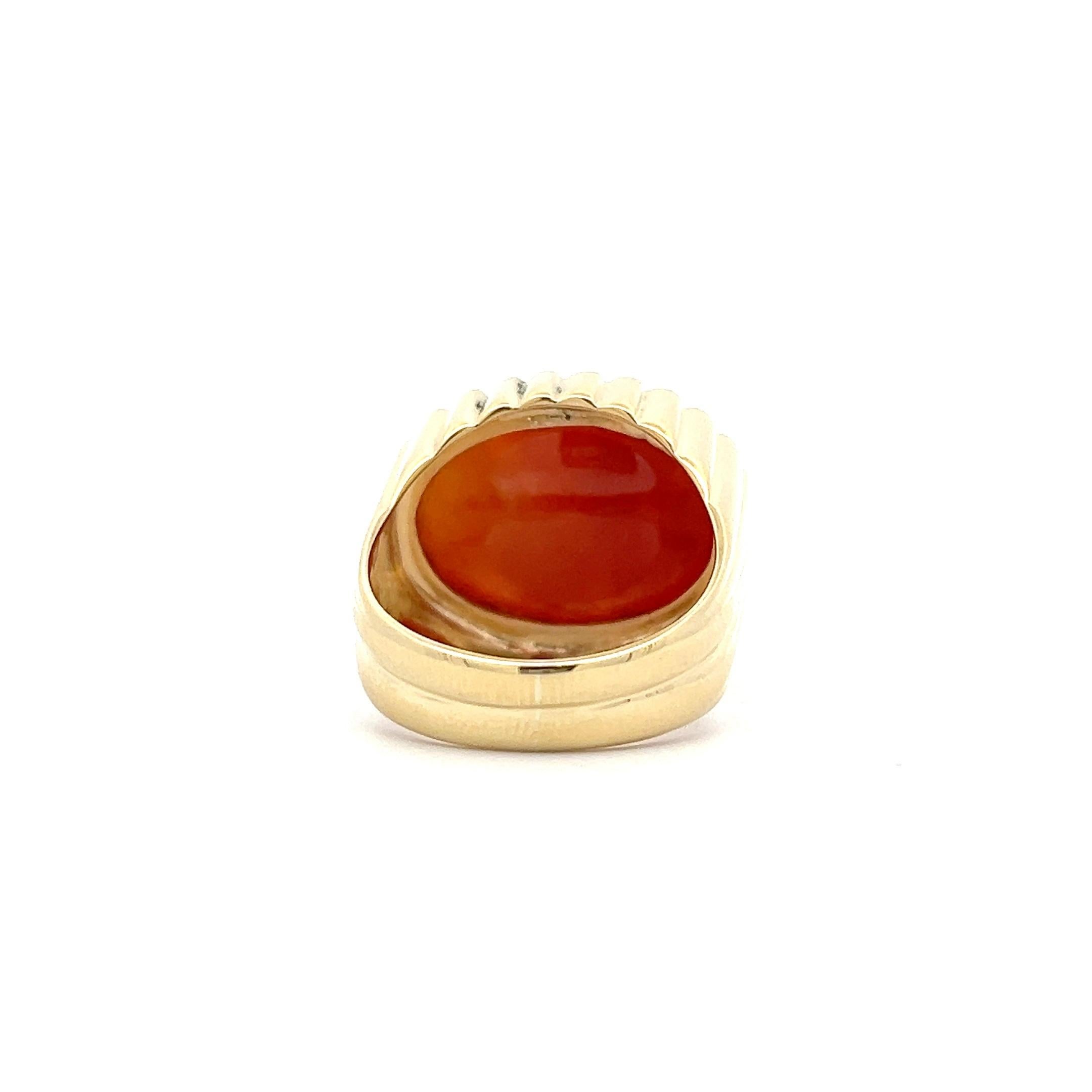 Vintage Cabochon Carnelian 18K Yellow Gold Cocktail Ring For Sale 2