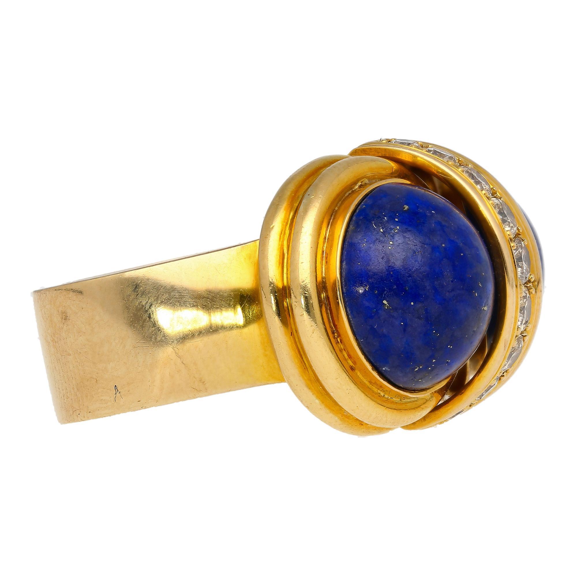 Cabochon Anelli d'epoca con lapislazzuli tagliati a cabochon e diamanti in oro giallo 18K in vendita