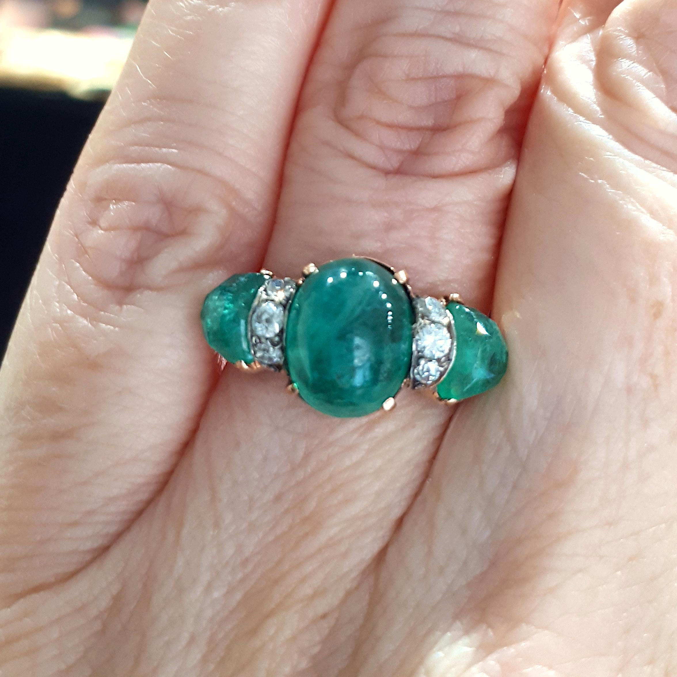 Vintage Cabochon Emerald and Diamond Three-Stone Ring In Good Condition In London, GB