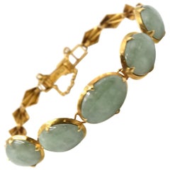 Vintage Cabochon Jade 21 Karat Yellow Gold Bracelet
