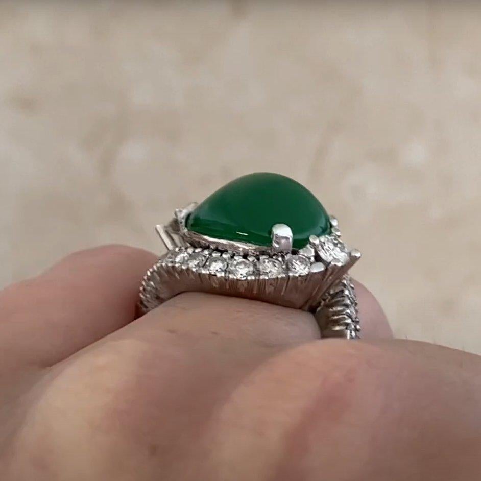 Anello vintage con giadeite cabochon e diamanti (circa 1,10 carati), oro bianco 18 carati in vendita 1