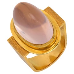 Vintage cabochon pink quartz 18k yellow gold cocktail ring