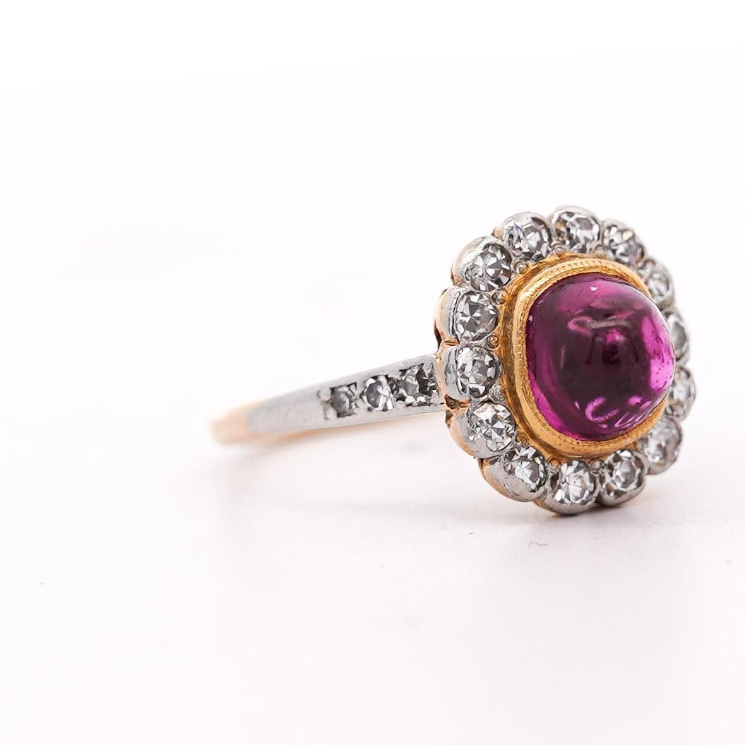 Vintage Cabochon Pinkish Purple Sapphire & Old Euro Diamond Floral Halo Ring im Angebot 1