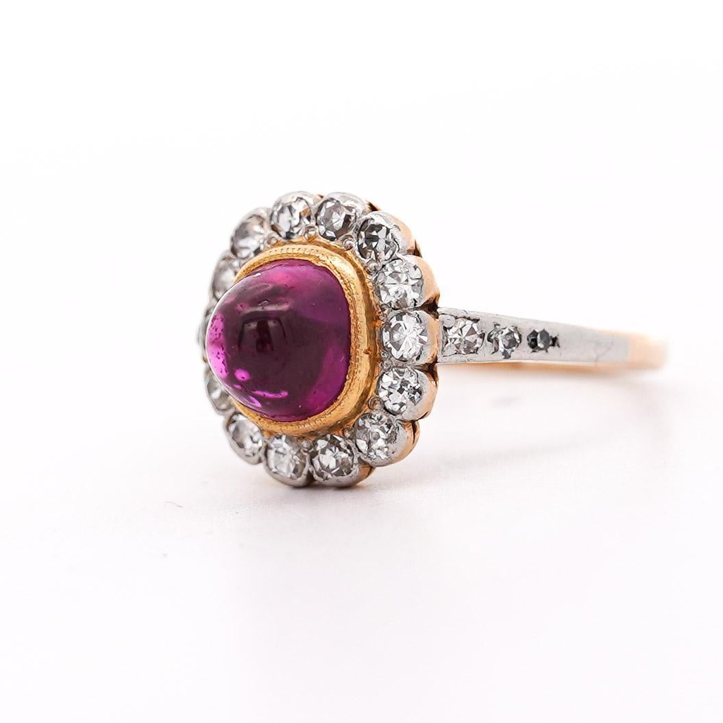 Vintage Cabochon Pinkish Purple Sapphire & Old Euro Diamond Floral Halo Ring im Angebot 2