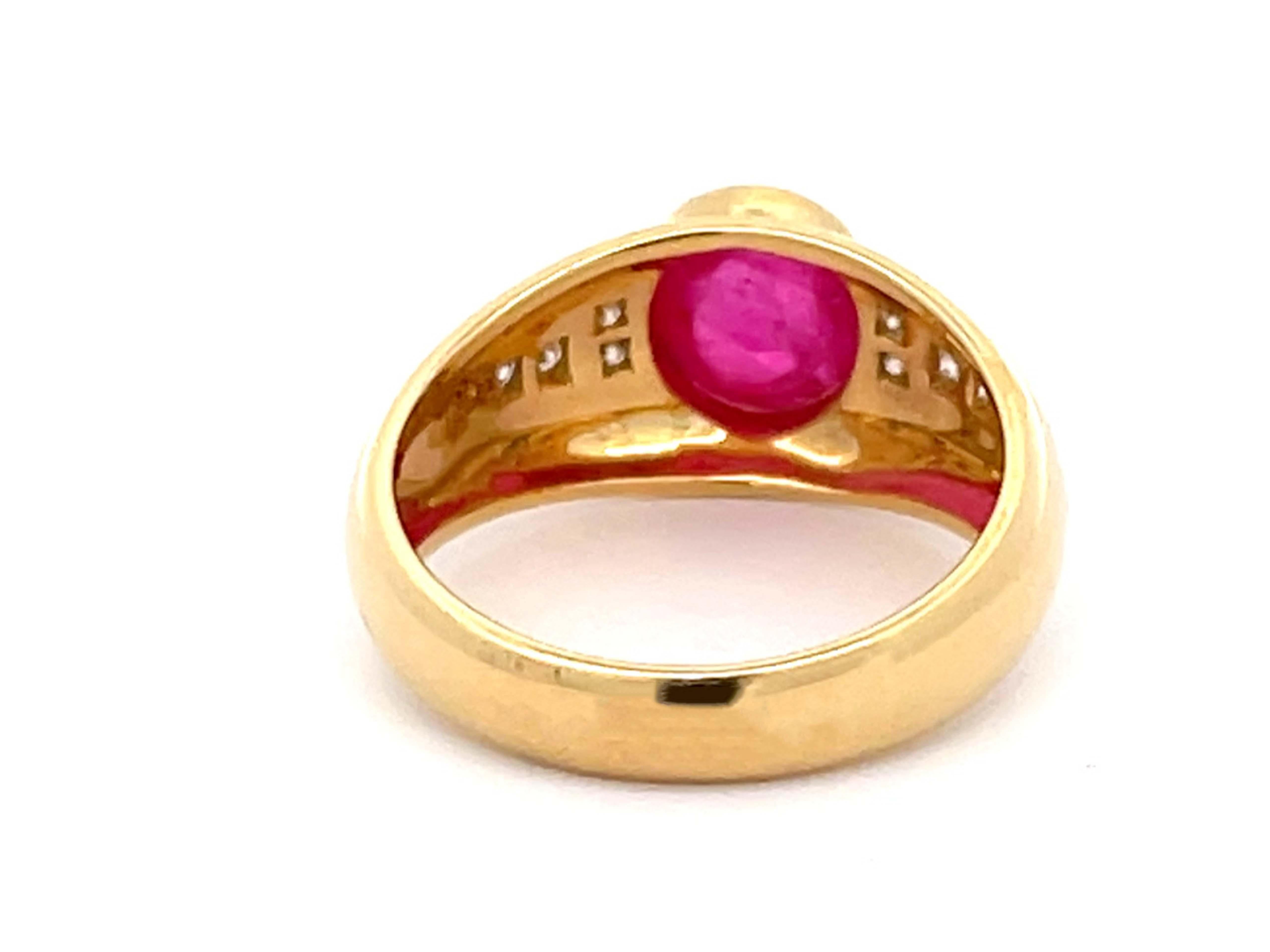 Women's Vintage Cabochon Red Ruby and Eight Diamond Ring in 18k Yellow Gold