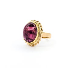 Anillo vintage de turmalina rubelita cabujón
