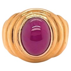 Vintage Cabochon Ruby 18 Karat Yellow Gold Ripple Ring