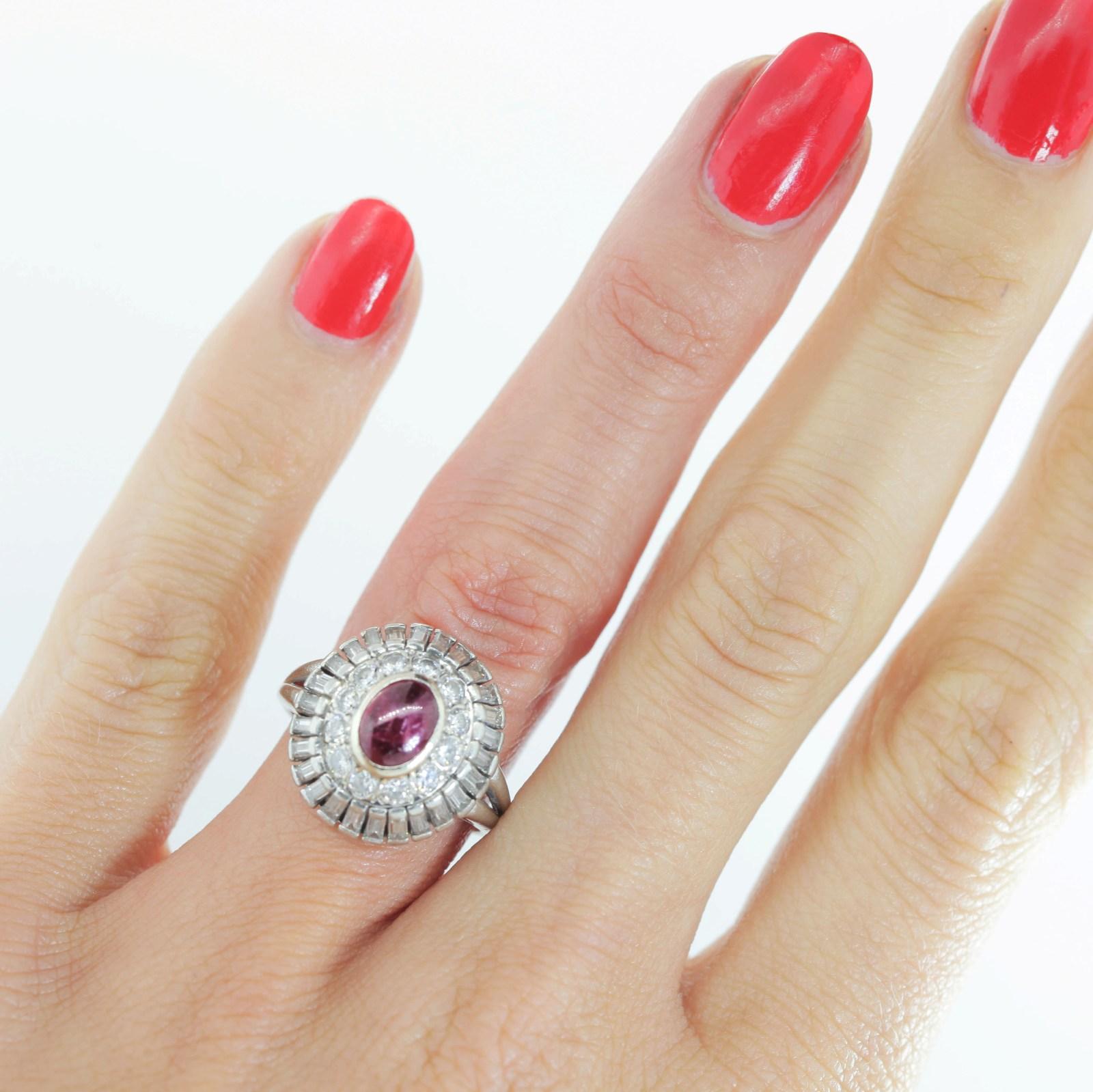 Vintage Cabochon Ruby and Diamond Platinum Ring In Good Condition For Sale In Beverly Hills, CA