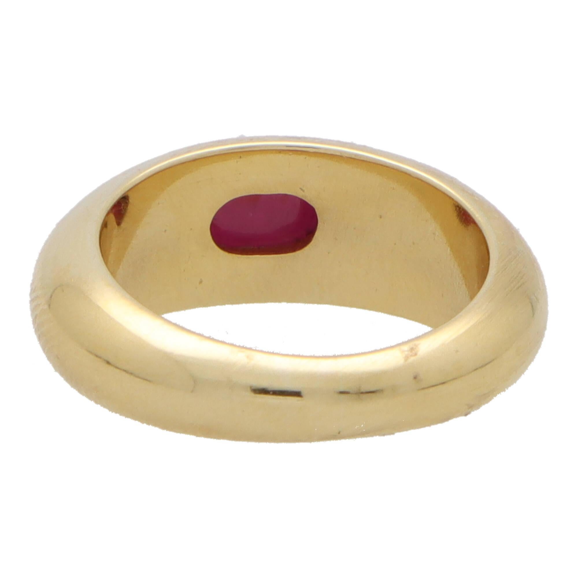  Vintage Cabochon Ruby Gypsy Set Chunky Ring in 18k Yellow Gold For Sale 1