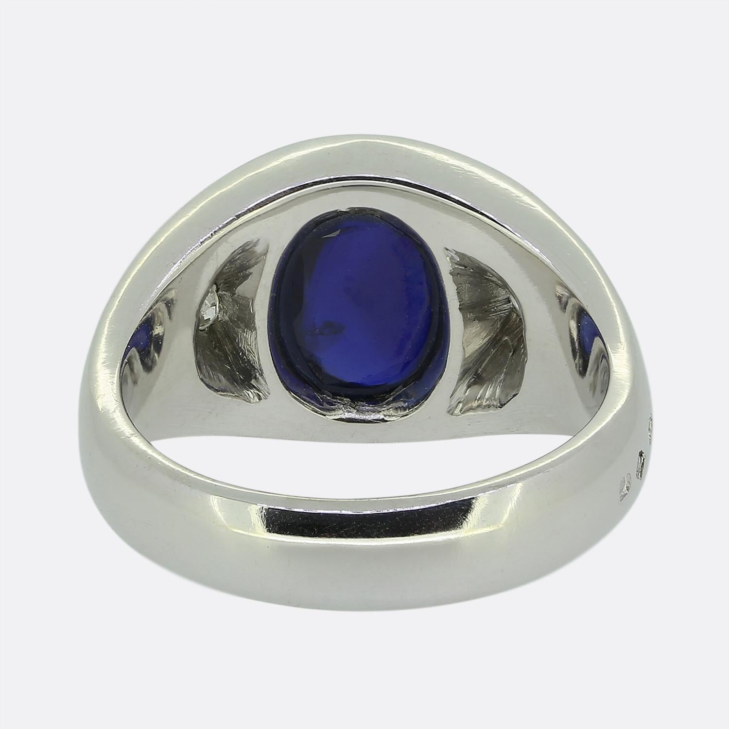 Anello con zaffiro cabochon e diamante vintage In condizioni buone in vendita a London, GB