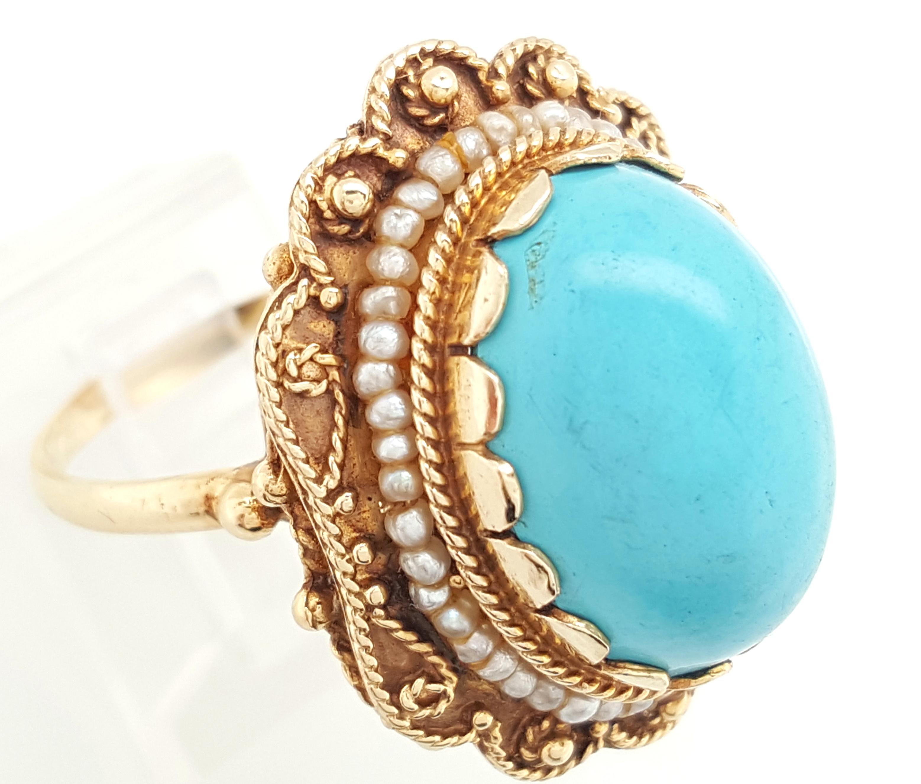 Retro Vintage Cabochon Turquoise and Pearls Yellow Gold Ring
