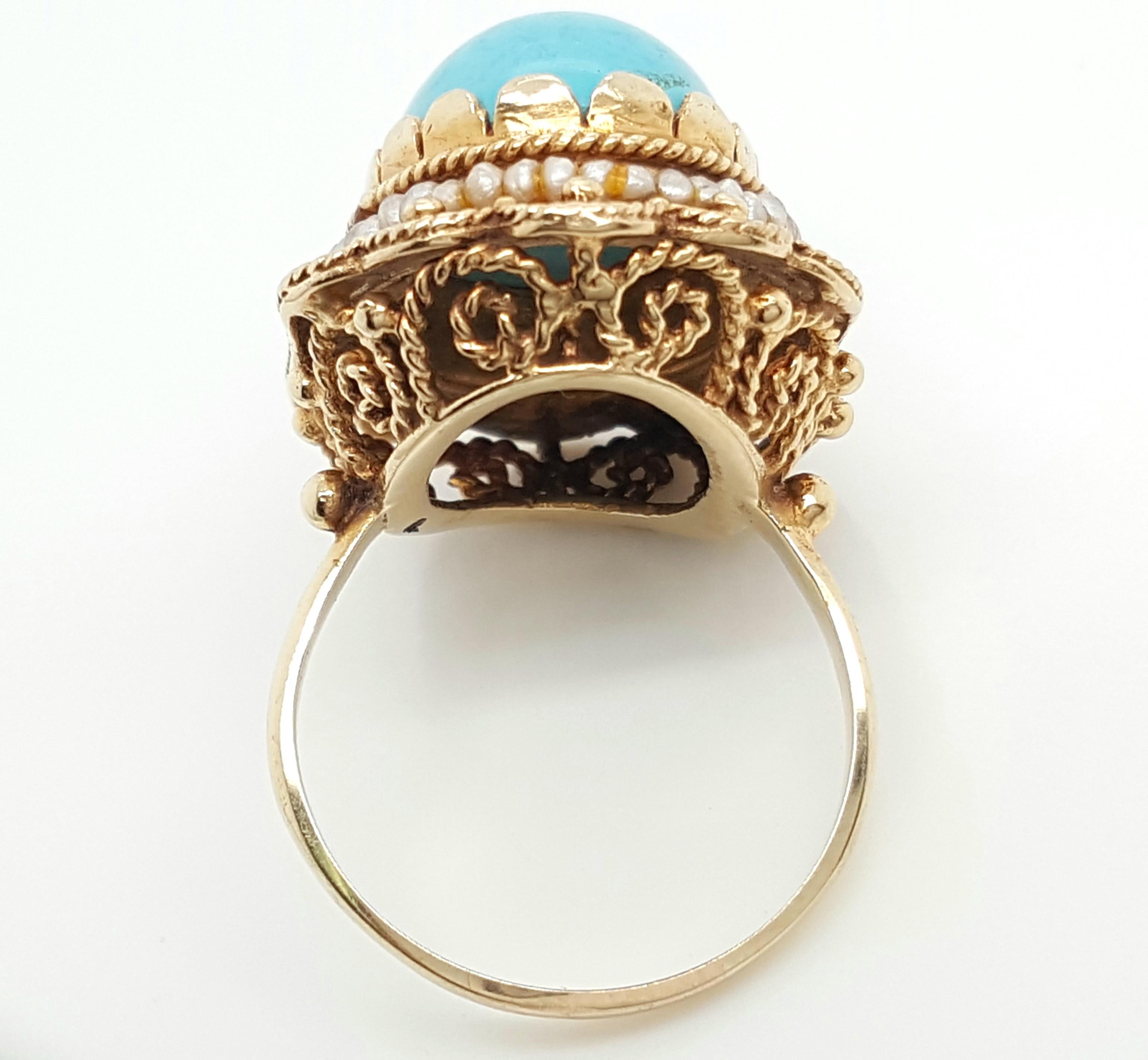 Vintage Cabochon Turquoise and Pearls Yellow Gold Ring In Good Condition In Addison, TX