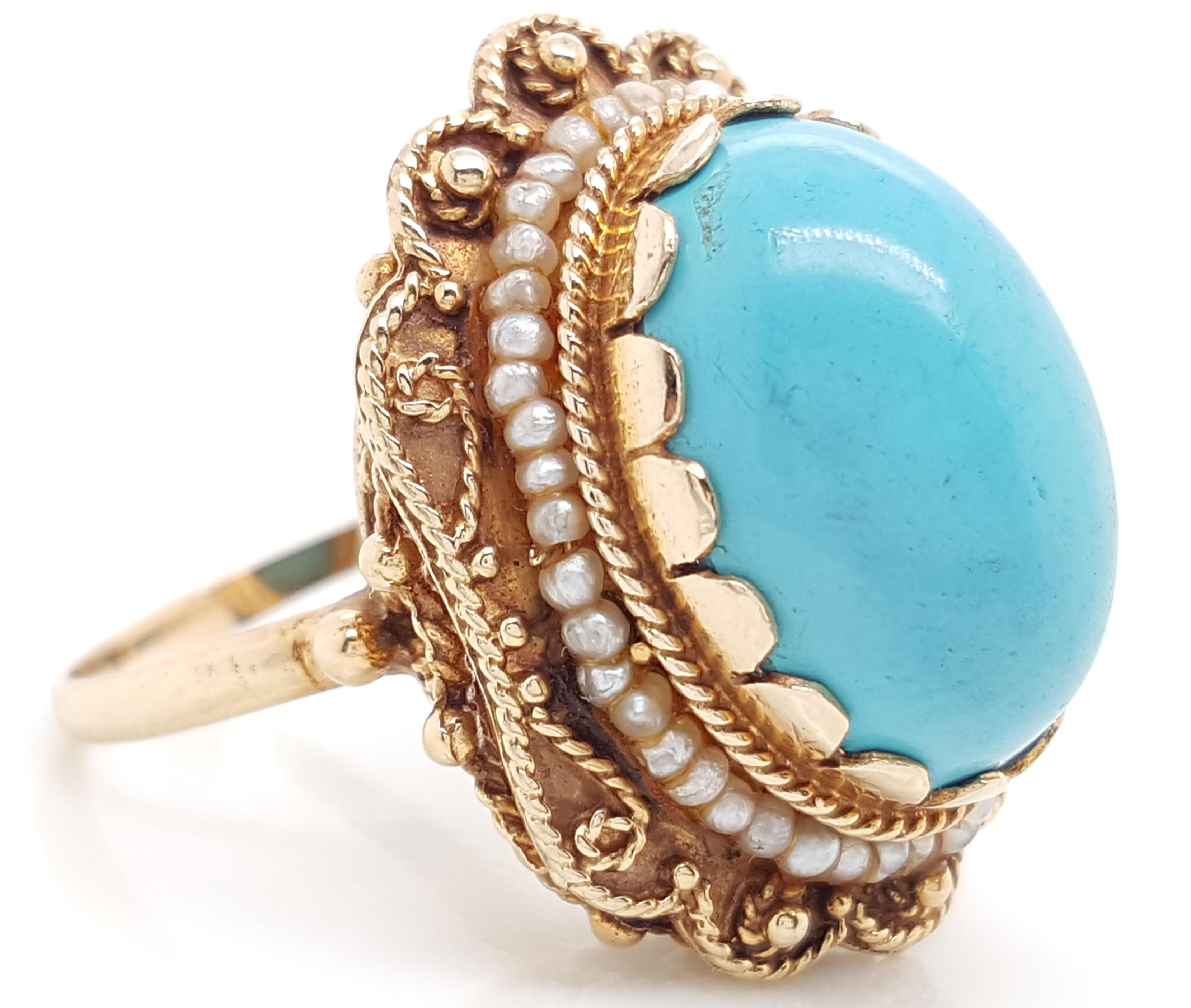 Women's or Men's Vintage Cabochon Turquoise and Pearls Yellow Gold Ring