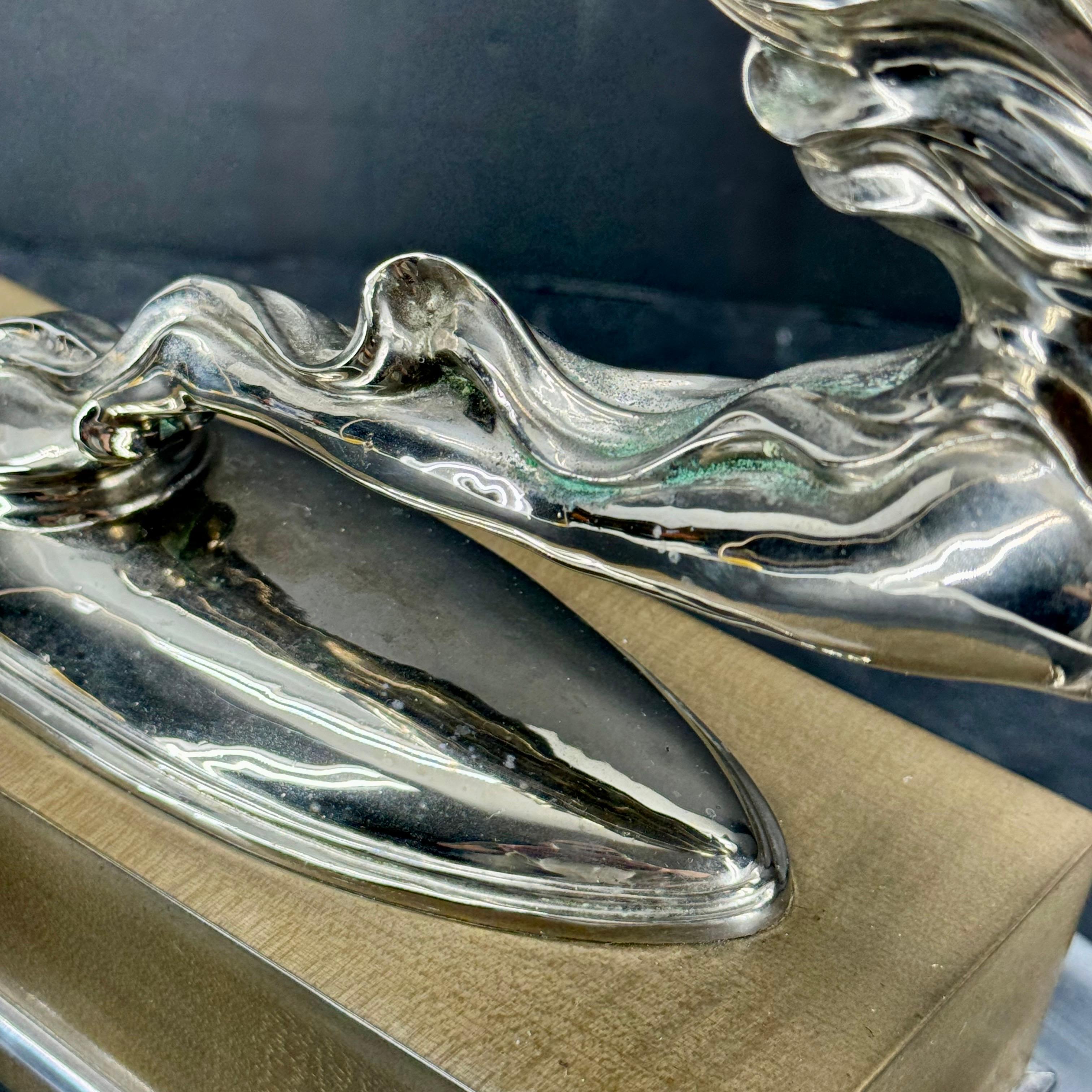 Ornamento Cadillac Hood d'epoca con statua di dea su base in vendita 5