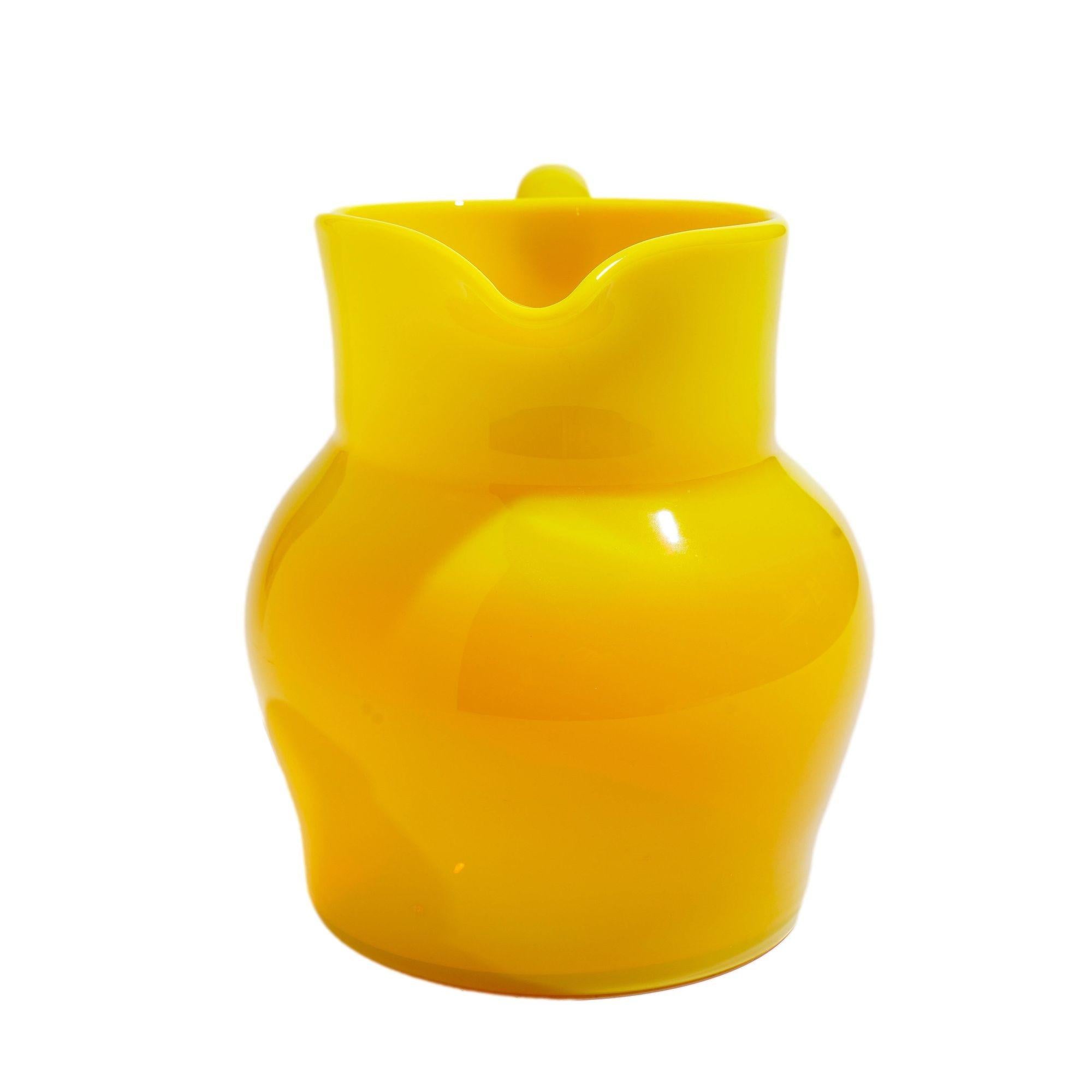 Kadmiumgelber Krug aus geblasenem Opalglas, Vintage im Angebot 2