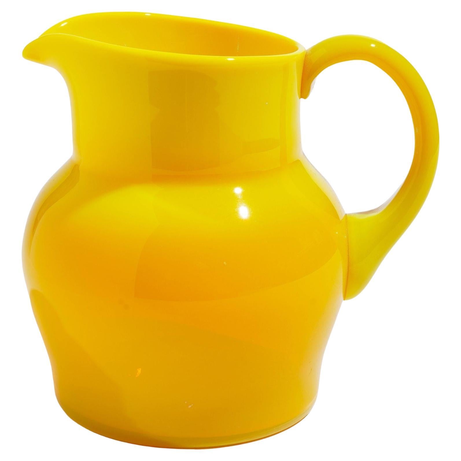 Kadmiumgelber Krug aus geblasenem Opalglas, Vintage im Angebot