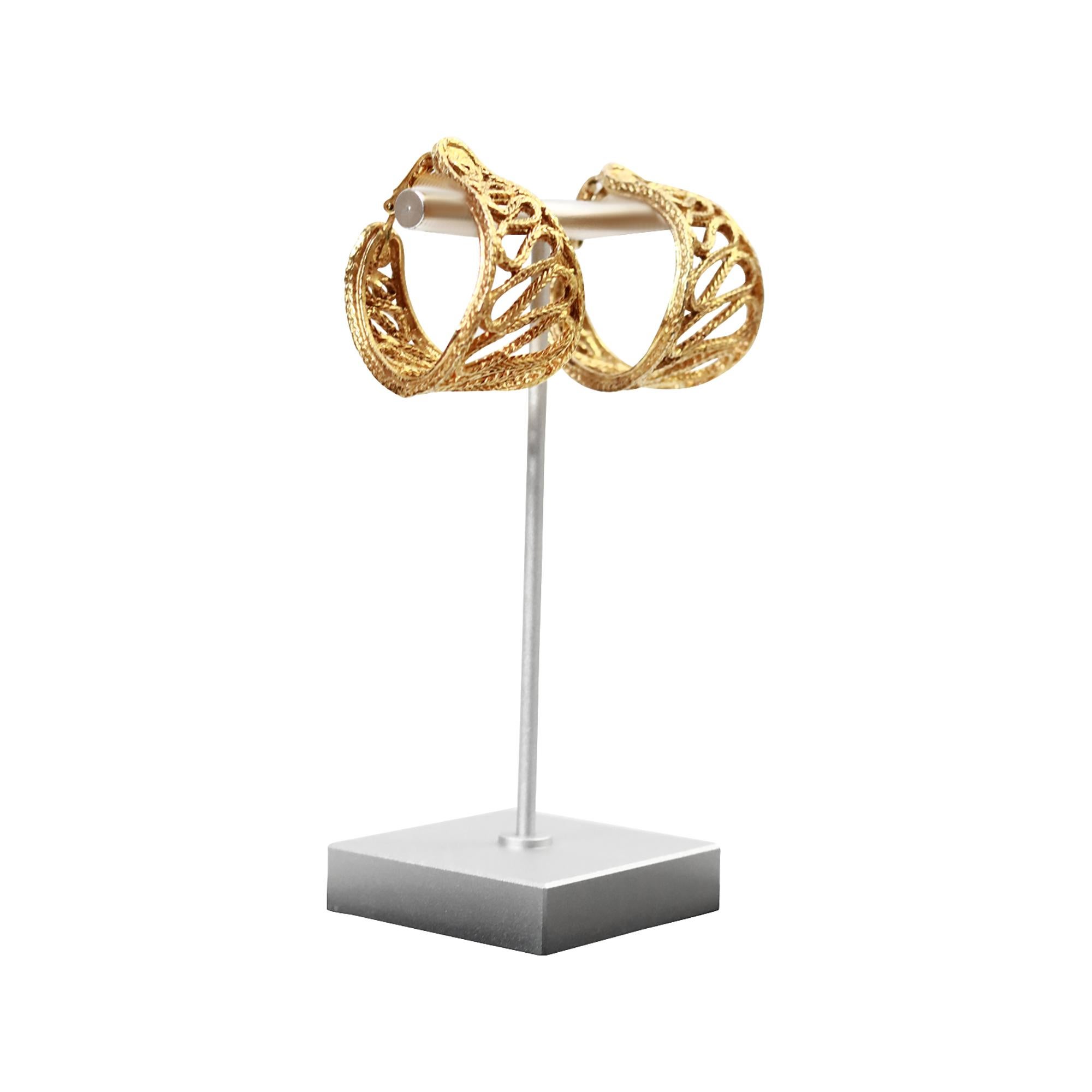 Cadoro d'epoca in tonalità oro  Orecchini a cerchio larghi circa anni '80 in vendita 6