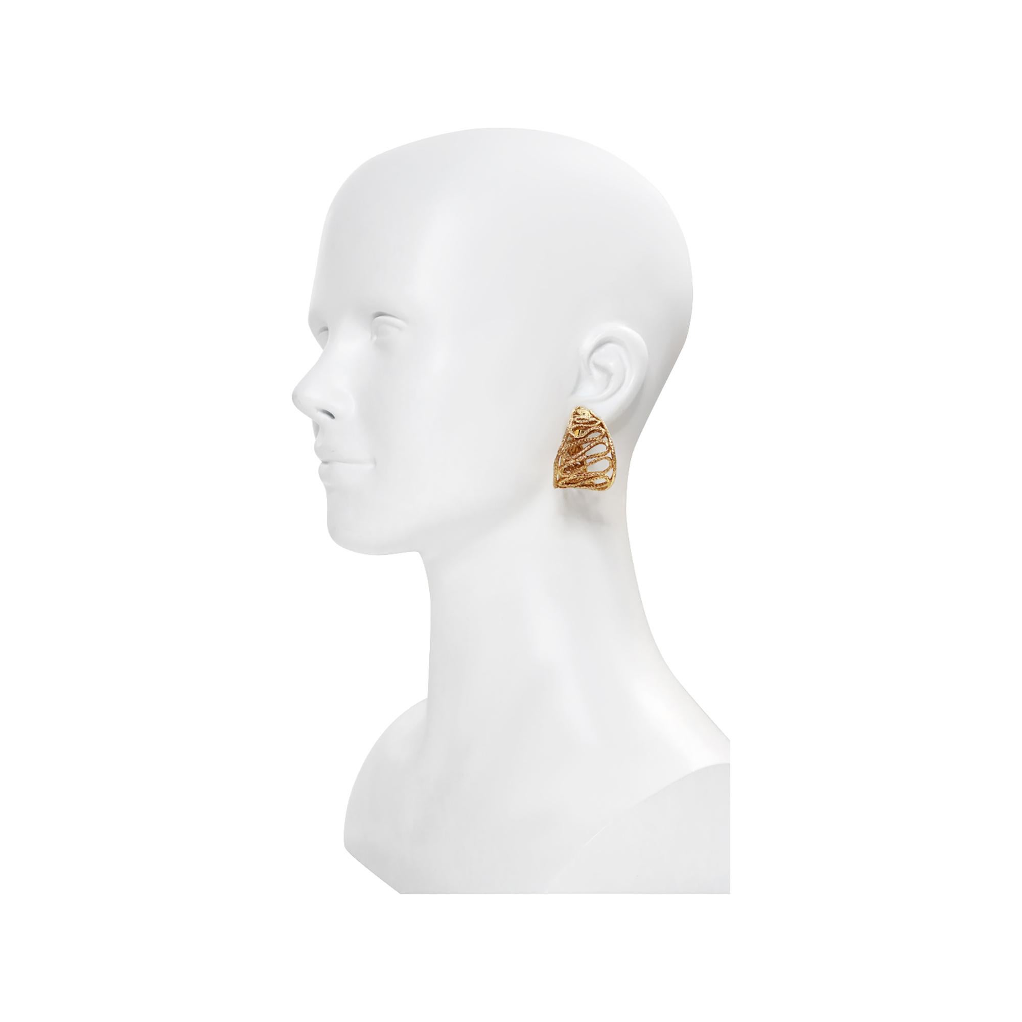 Moderno Cadoro d'epoca in tonalità oro  Orecchini a cerchio larghi circa anni '80 in vendita