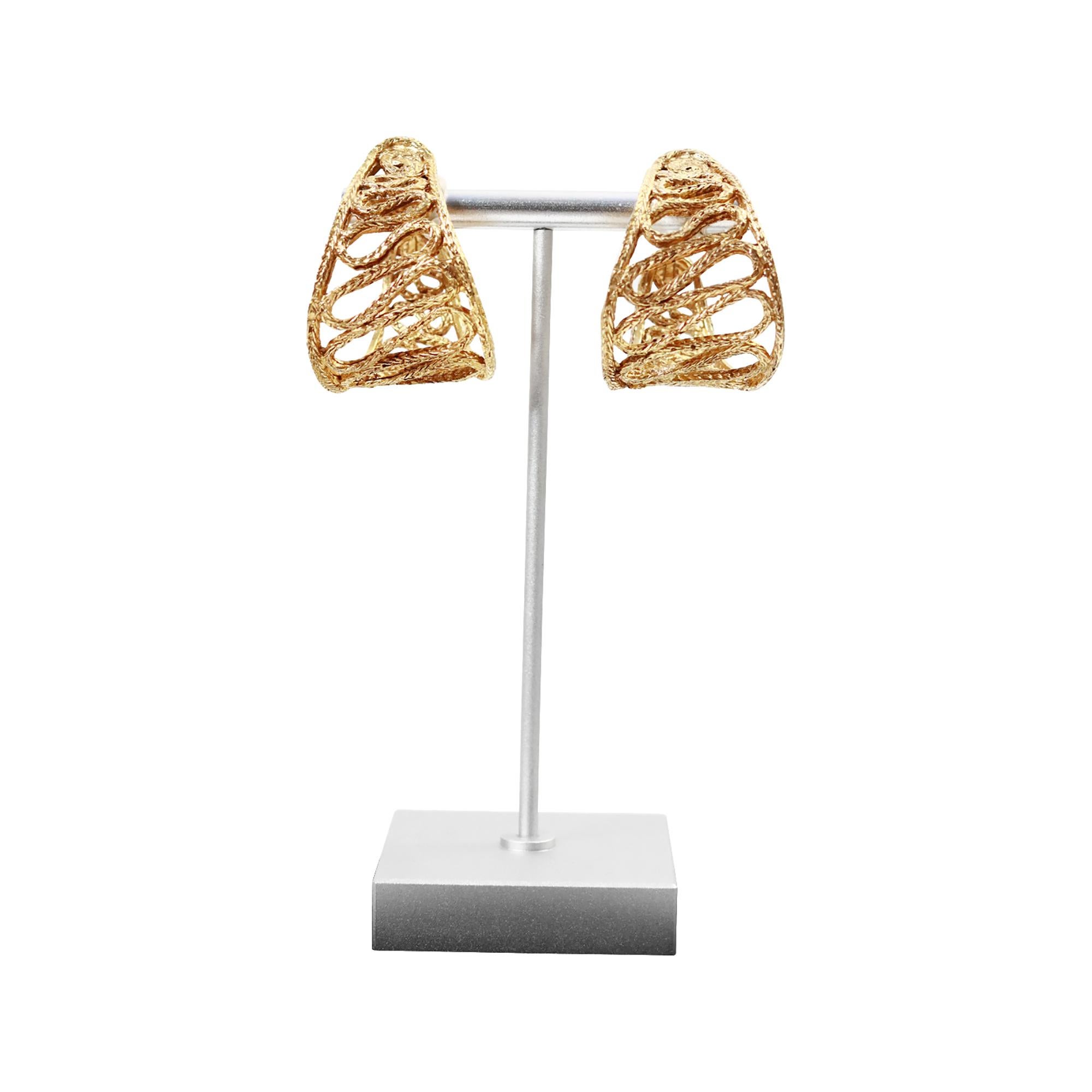 Cadoro d'epoca in tonalità oro  Orecchini a cerchio larghi circa anni '80 in vendita 3