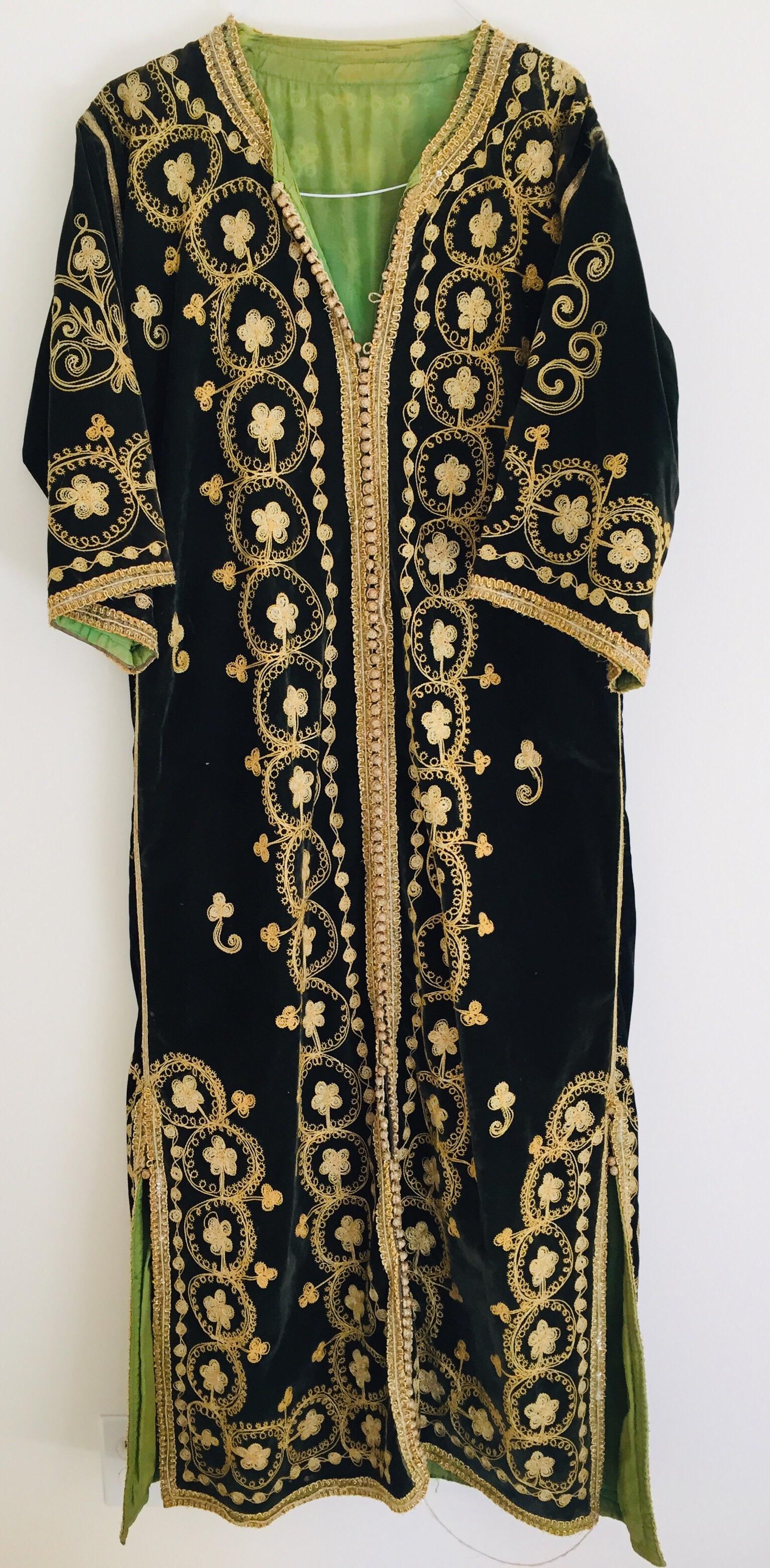 Vintage Caftan, Black Velvet and Gold Embroidered, 1960s 10