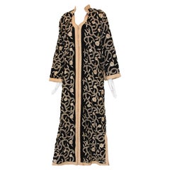 Caftan vintage en velours noir et broderie dorée